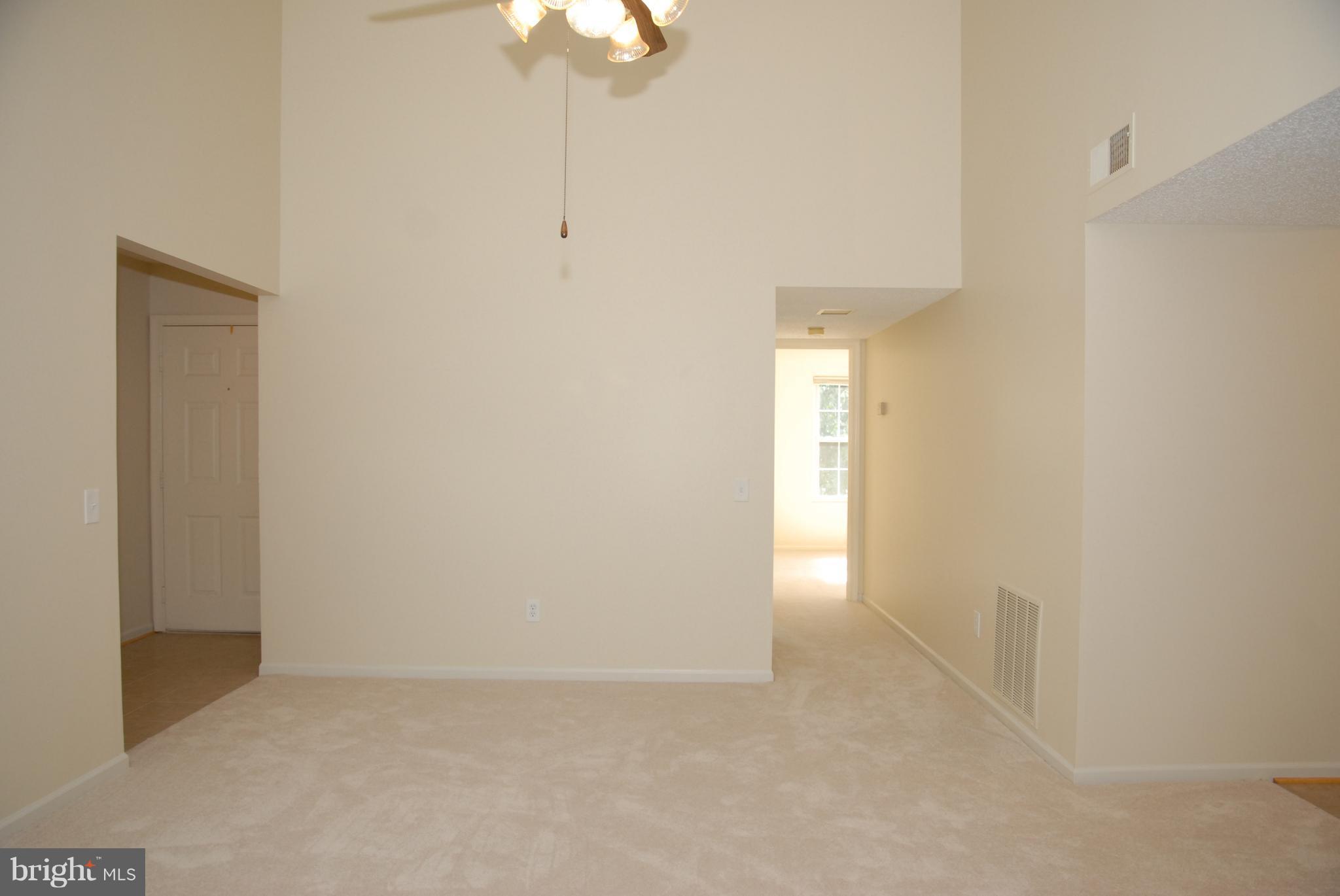 HUNTER'S SQUARE - Residential Lease