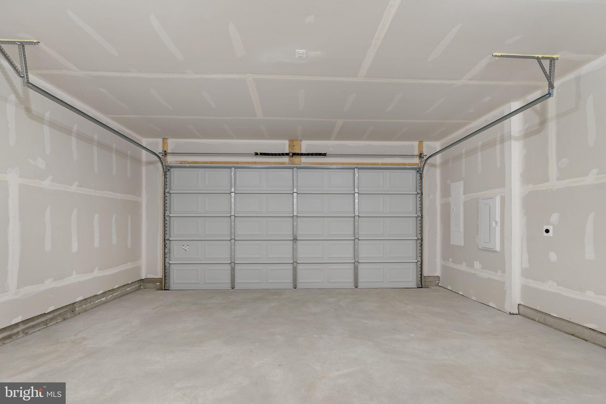 ROSEHILL MANOR - Residential