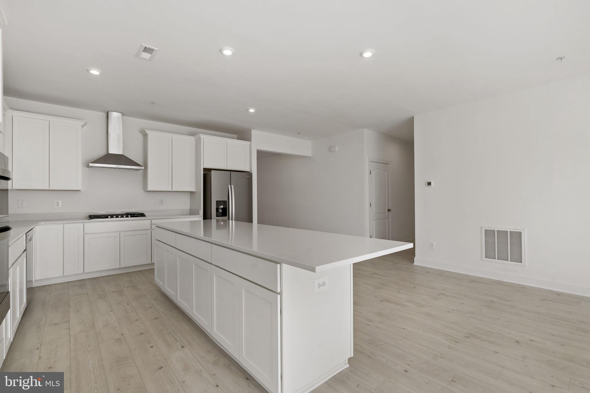 ROSEHILL MANOR - Residential