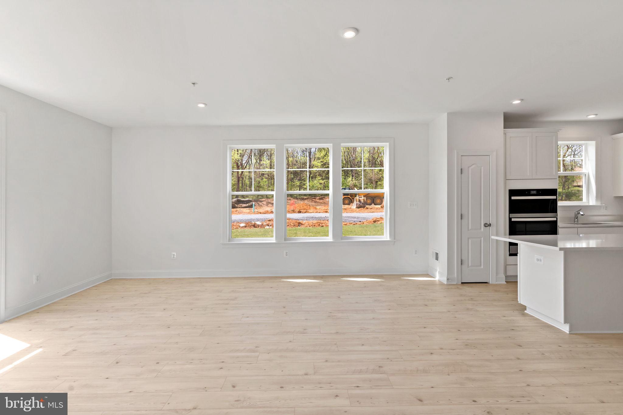 ROSEHILL MANOR - Residential