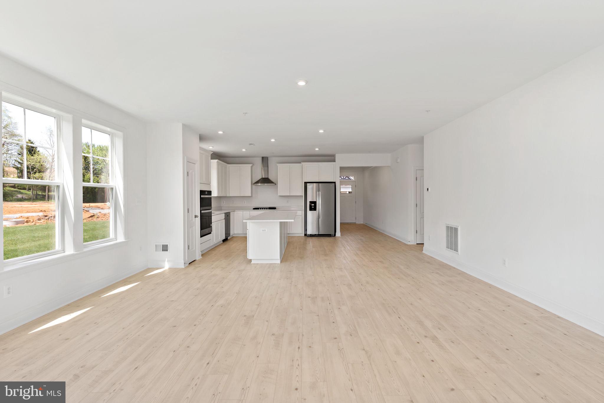 ROSEHILL MANOR - Residential