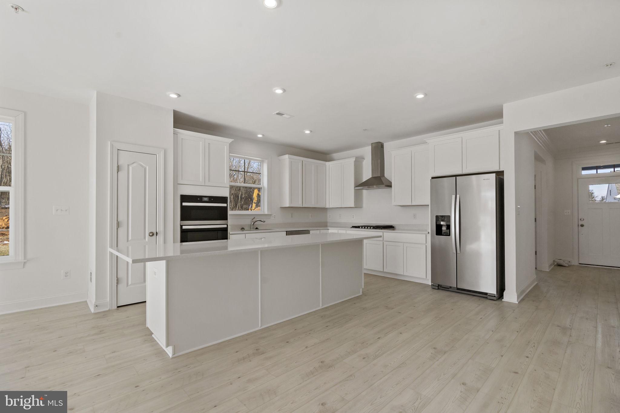 ROSEHILL MANOR - Residential