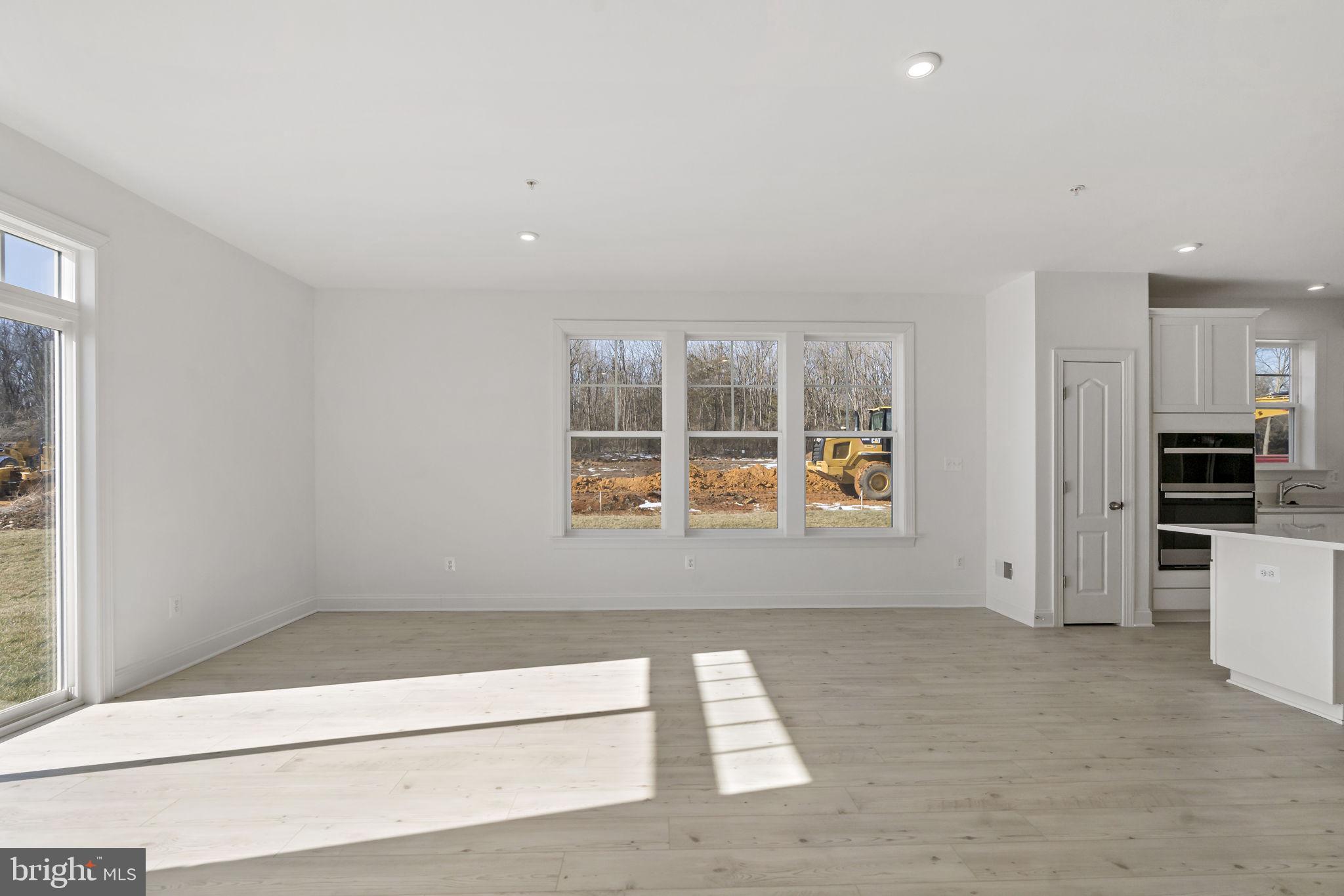 ROSEHILL MANOR - Residential