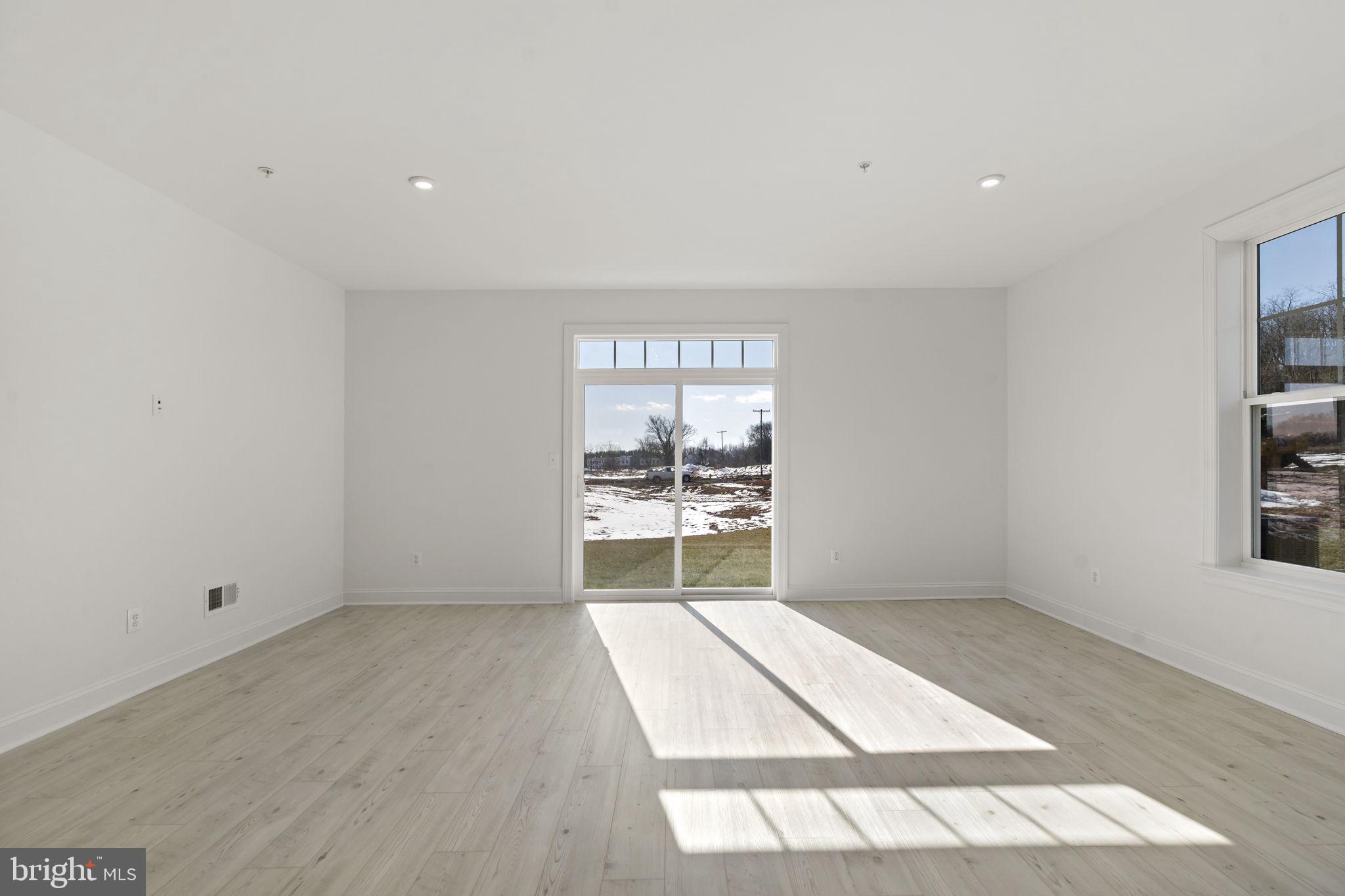 ROSEHILL MANOR - Residential