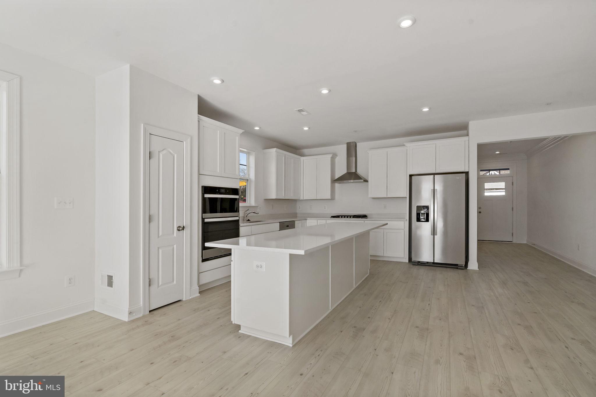 ROSEHILL MANOR - Residential