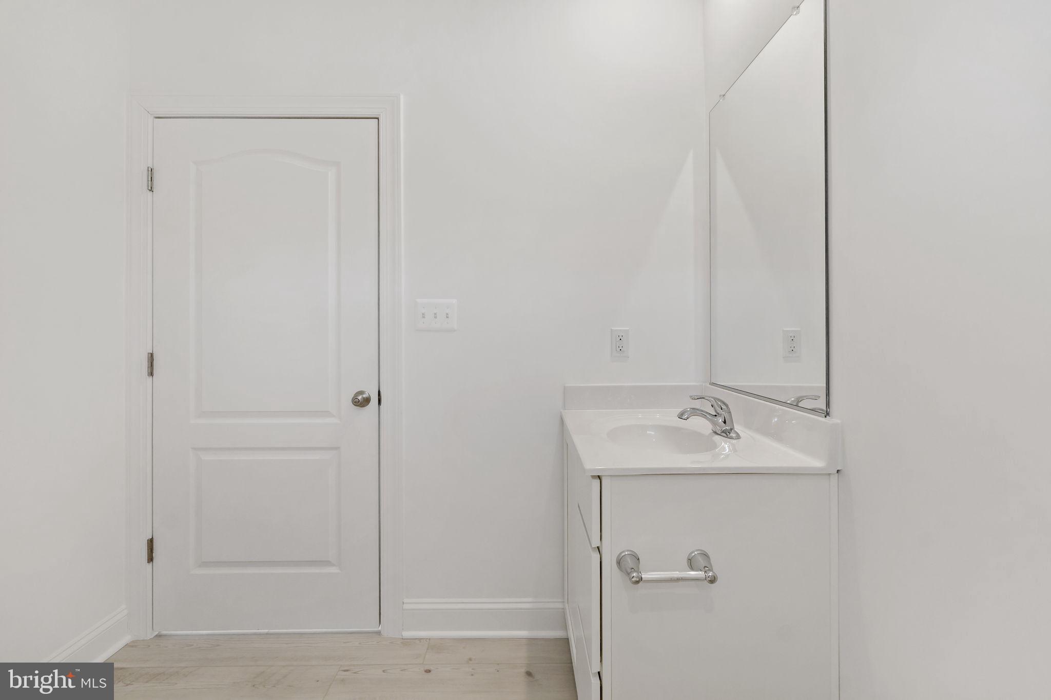 ROSEHILL MANOR - Residential