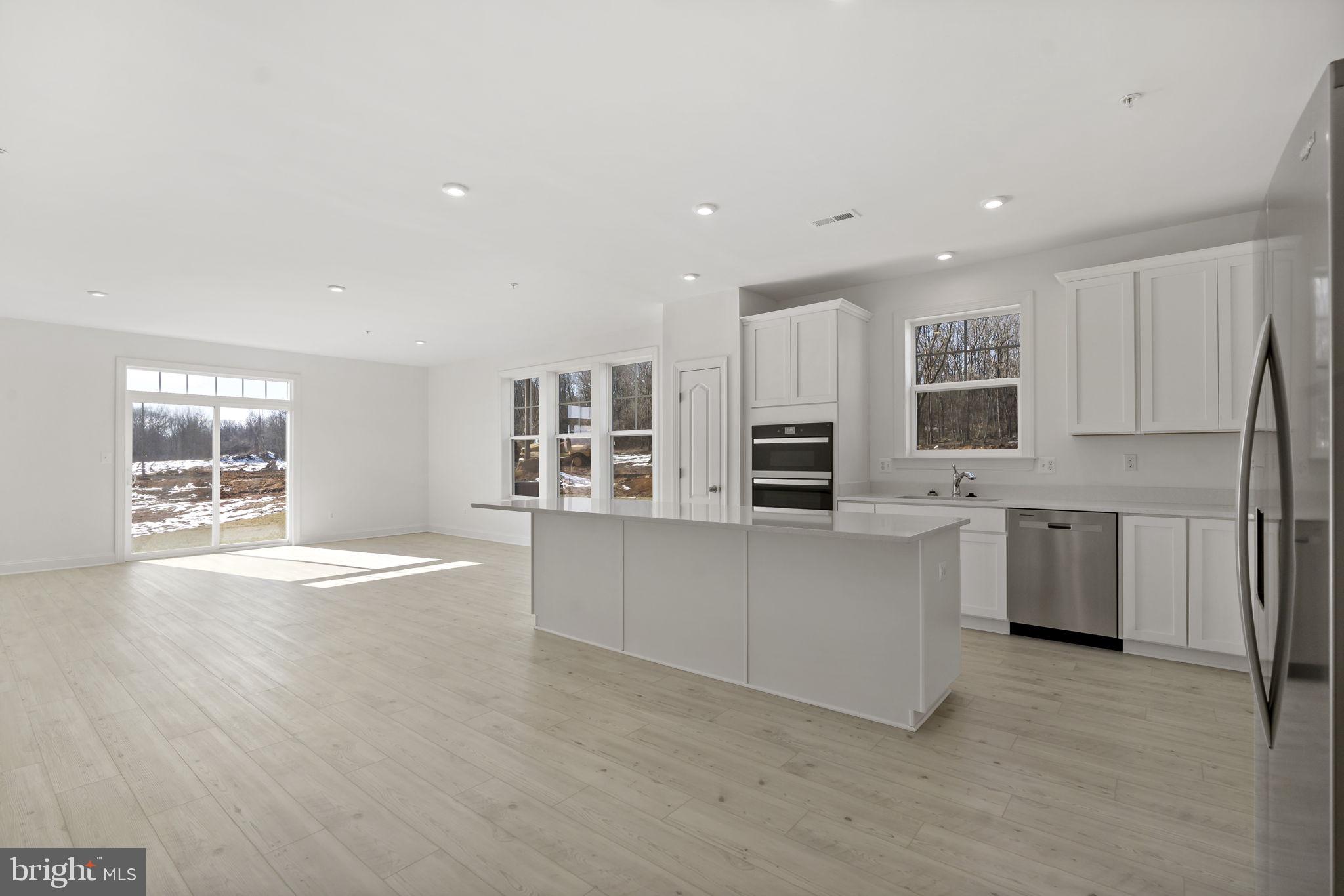 ROSEHILL MANOR - Residential