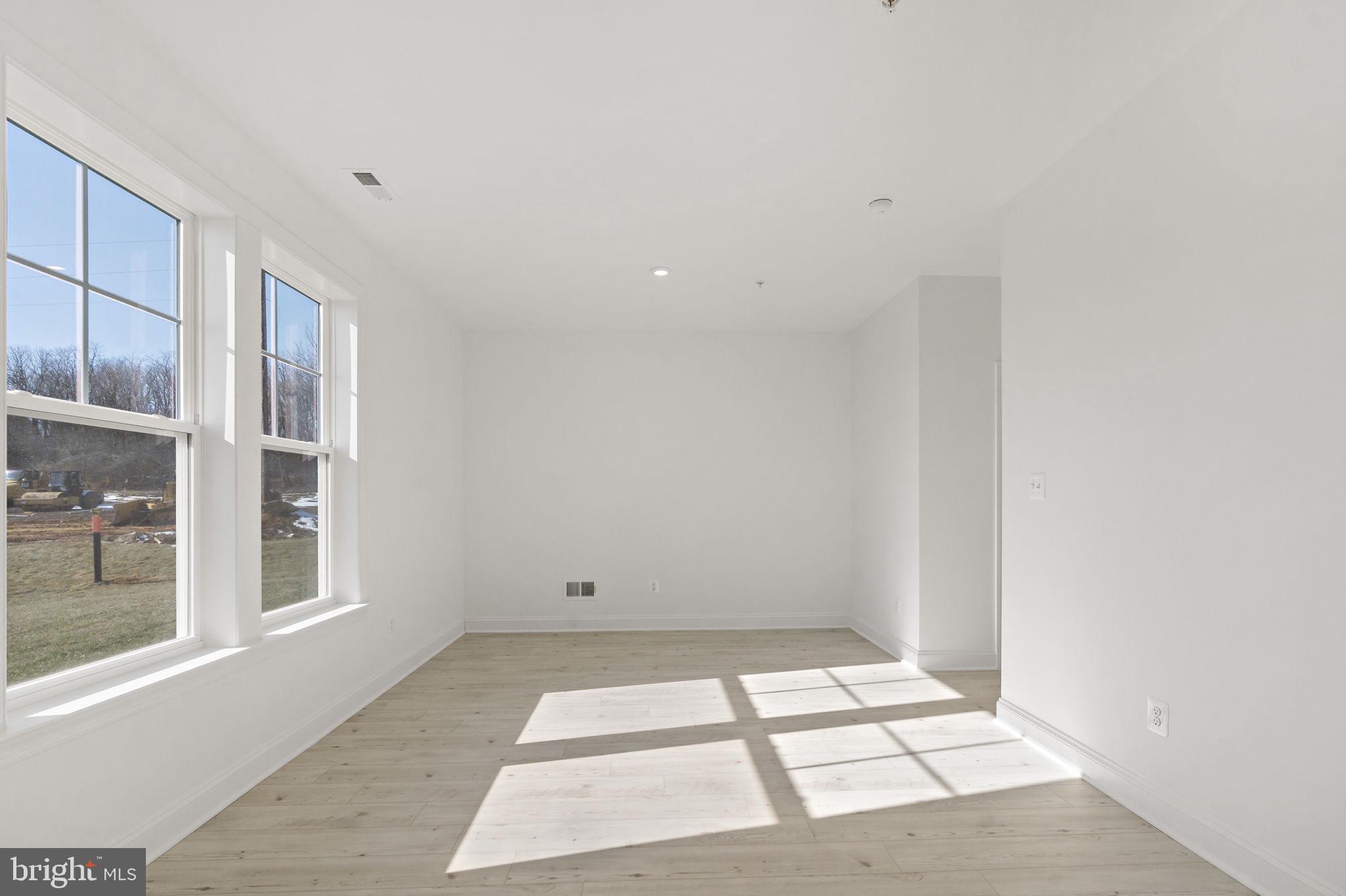 ROSEHILL MANOR - Residential