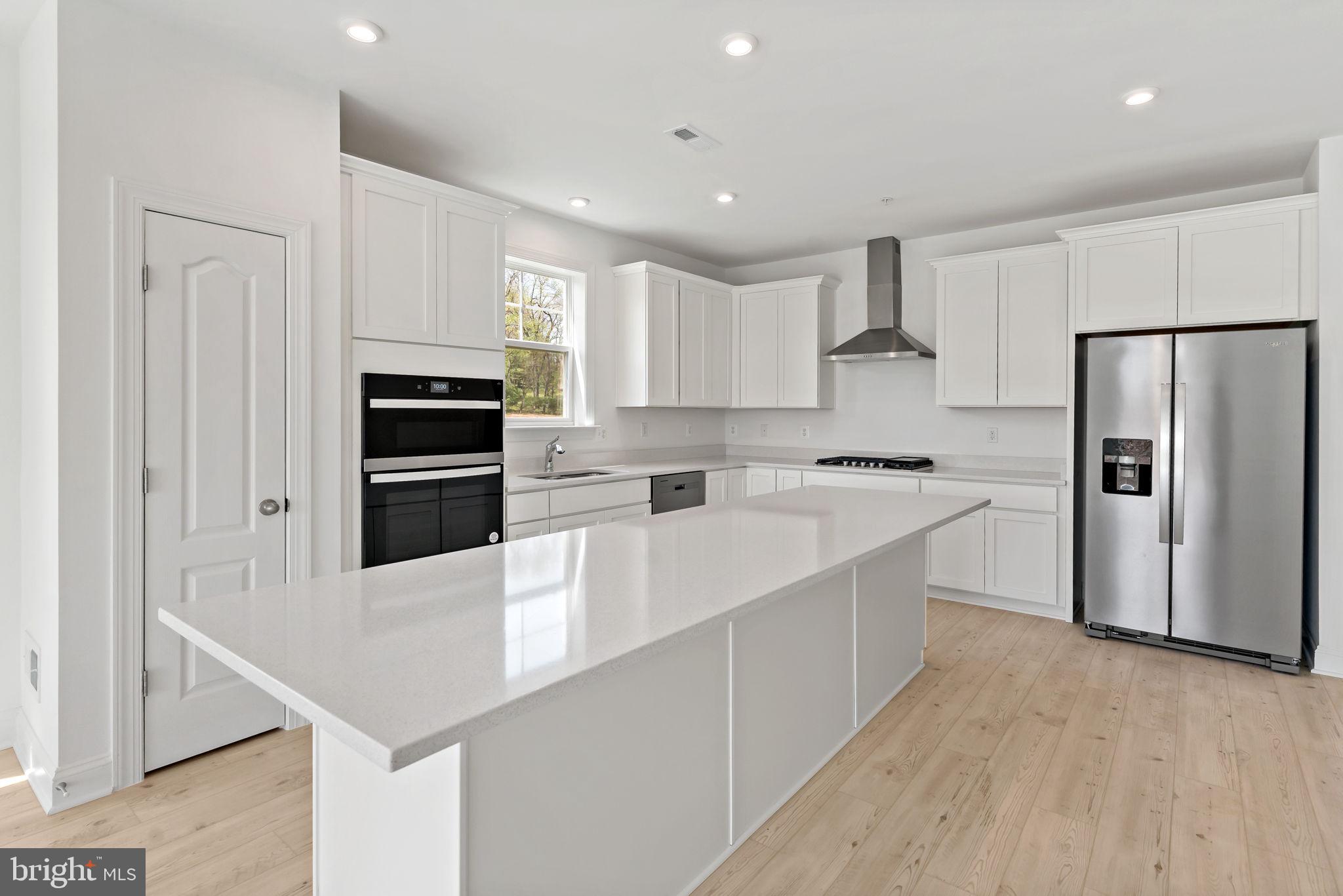 ROSEHILL MANOR - Residential