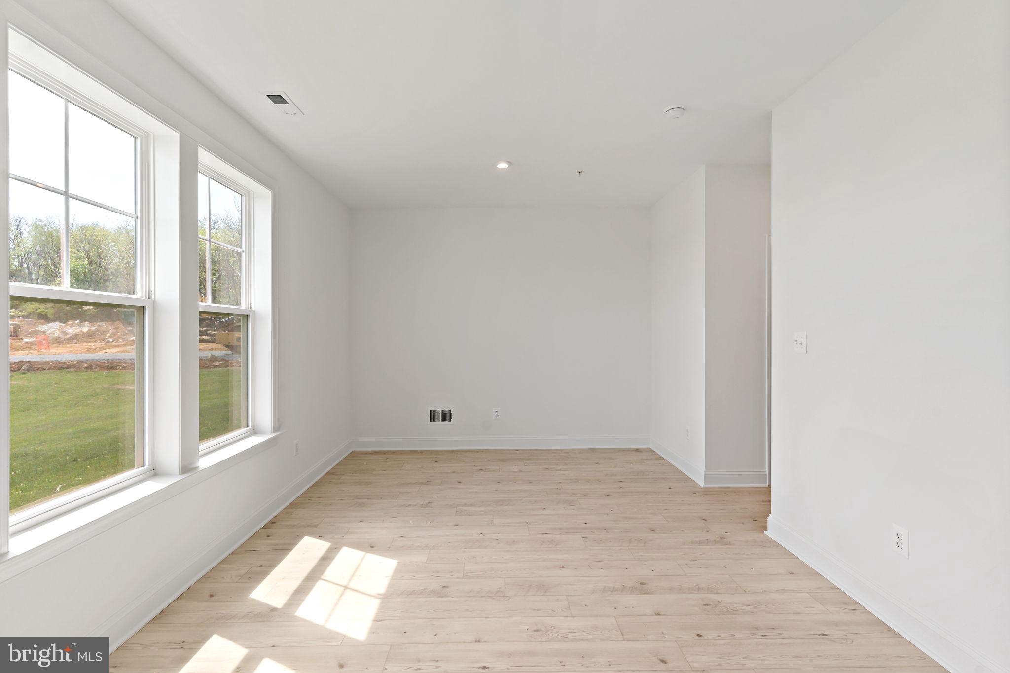 ROSEHILL MANOR - Residential