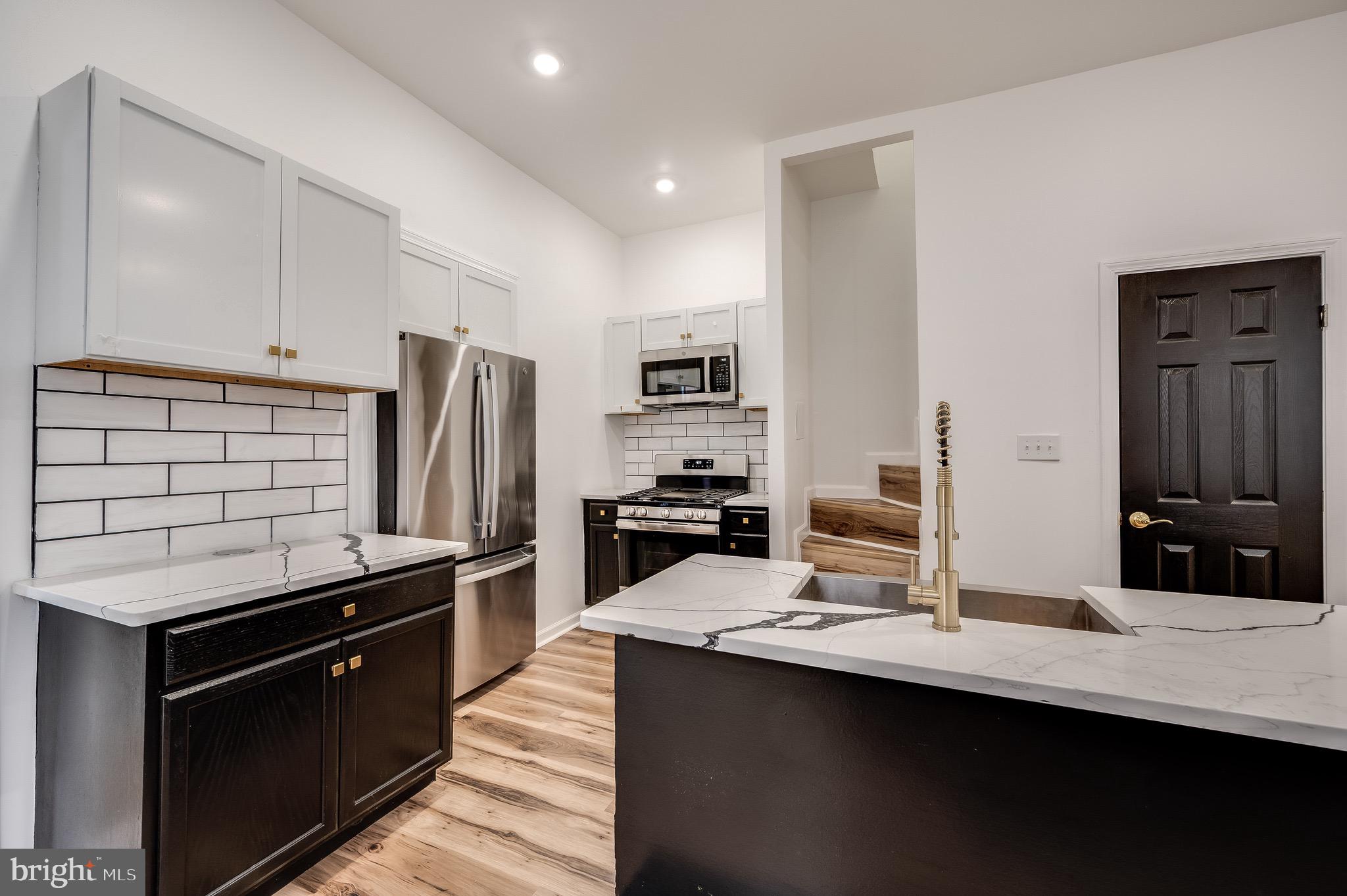 ROXBOROUGH - Residential