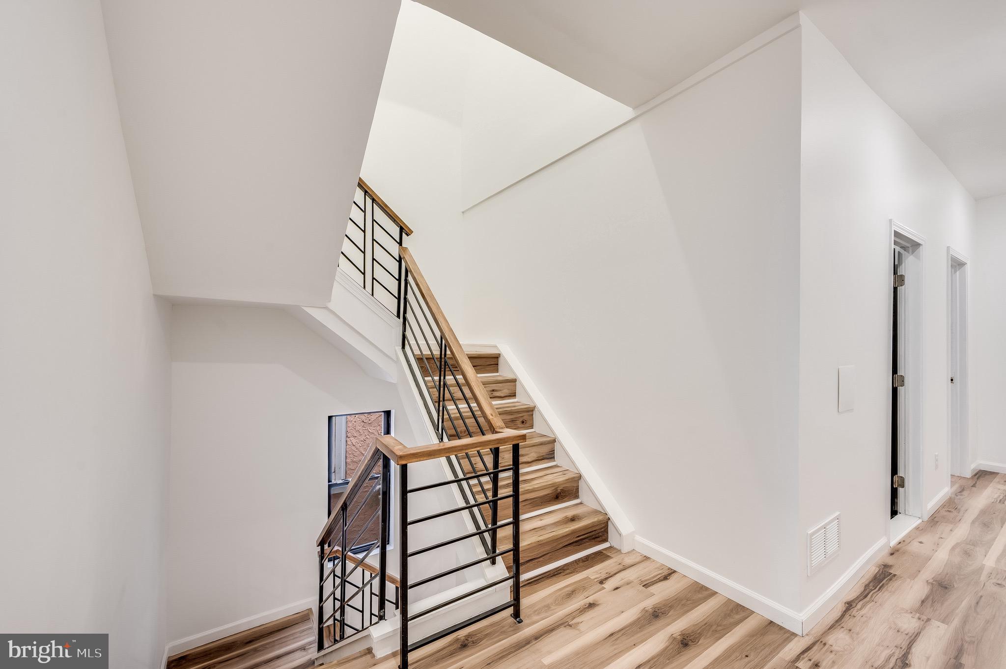 ROXBOROUGH - Residential