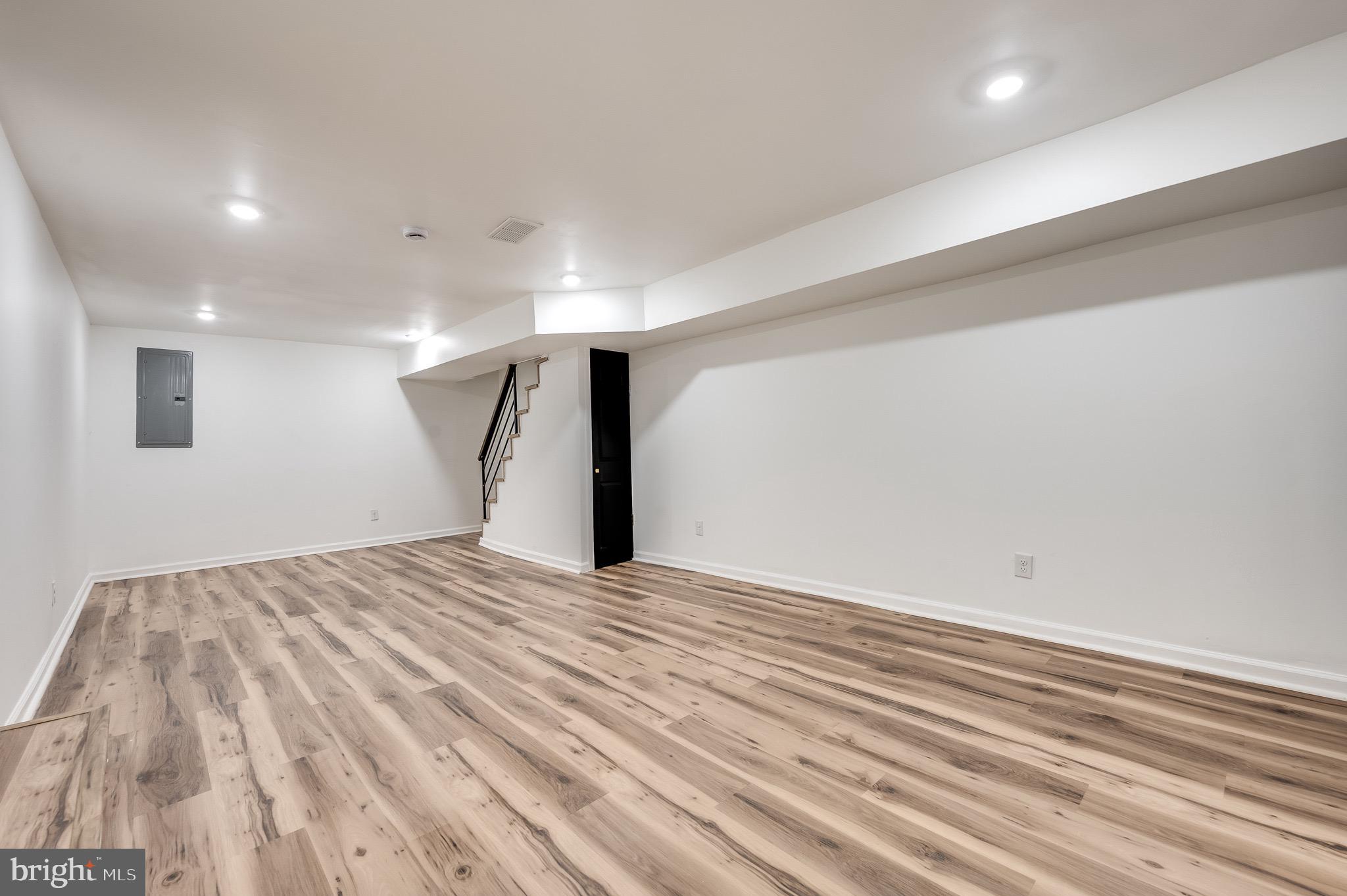 ROXBOROUGH - Residential