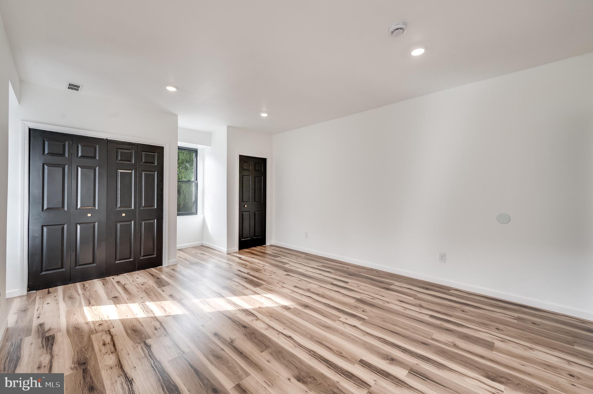 ROXBOROUGH - Residential