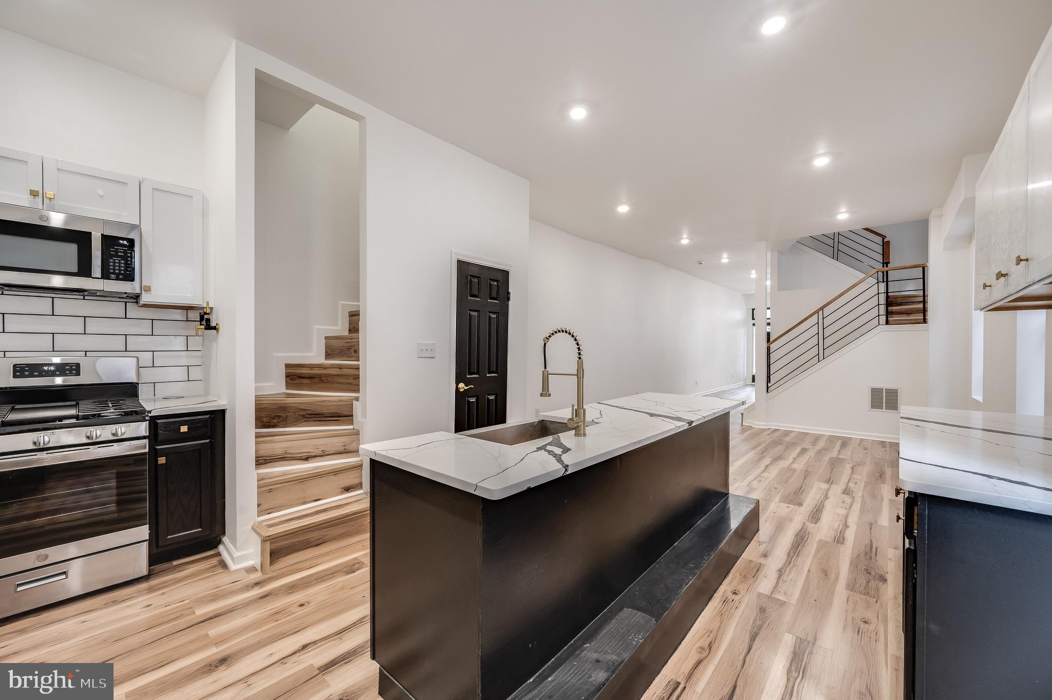 ROXBOROUGH - Residential