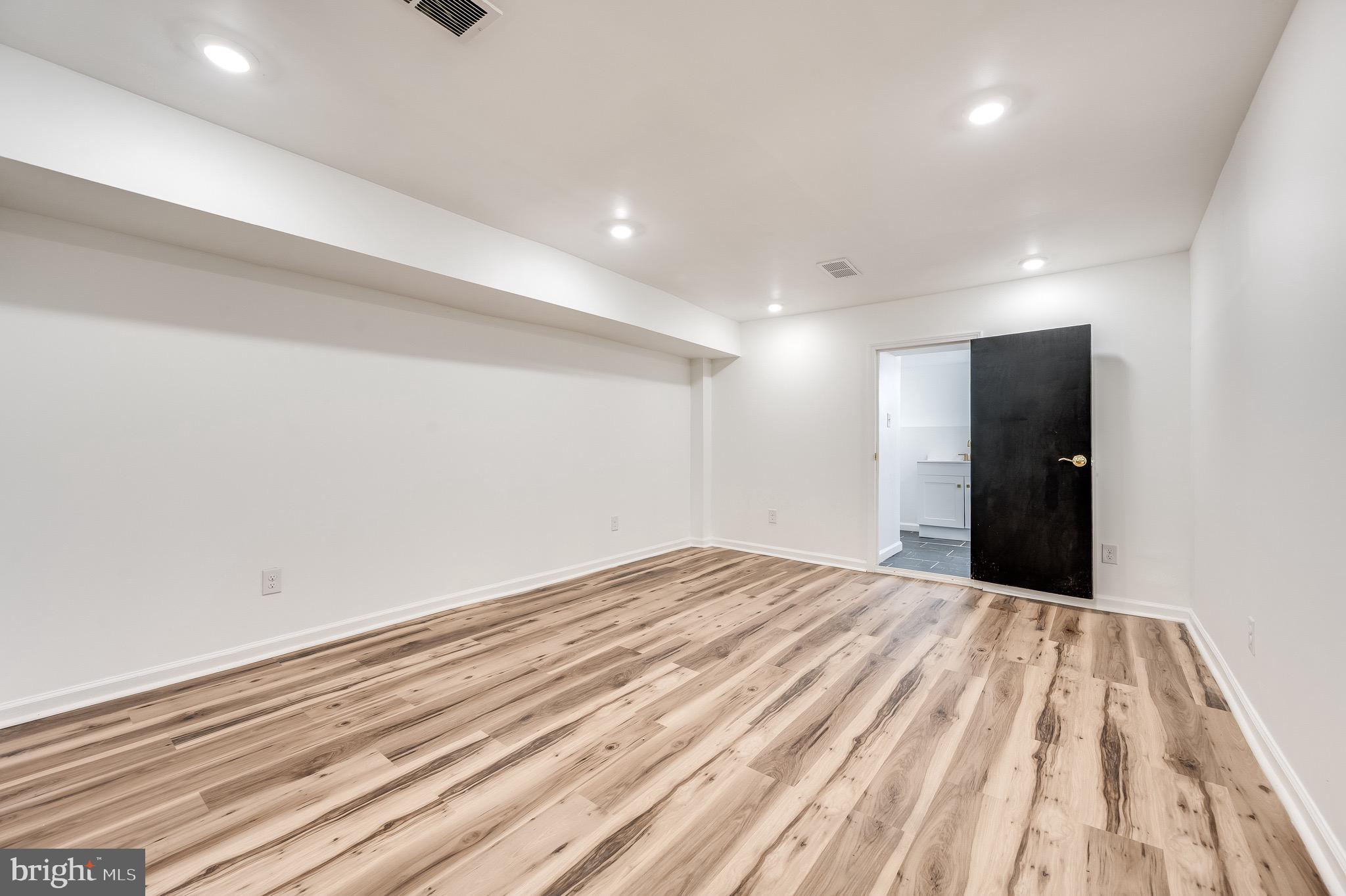 ROXBOROUGH - Residential