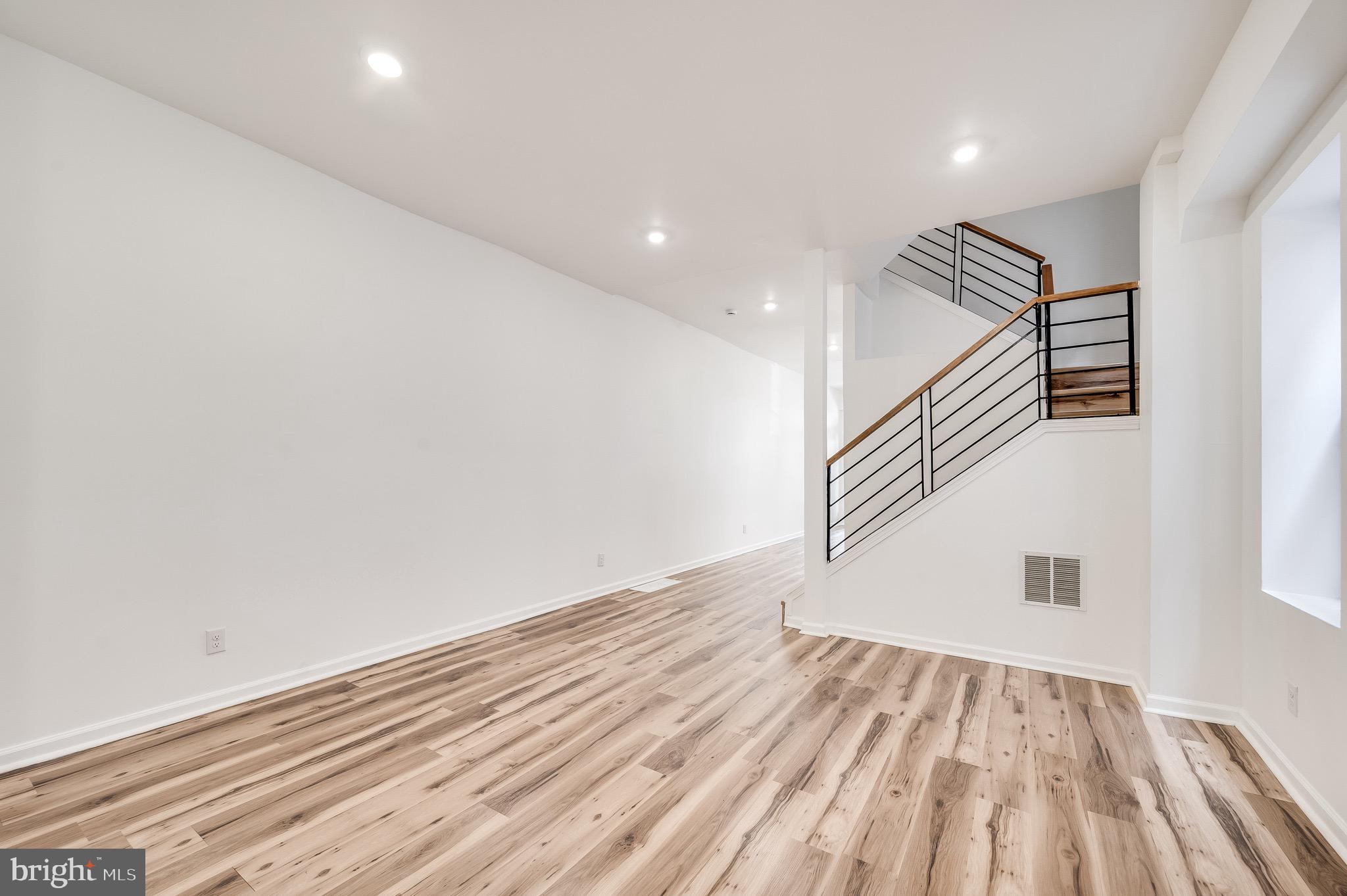 ROXBOROUGH - Residential