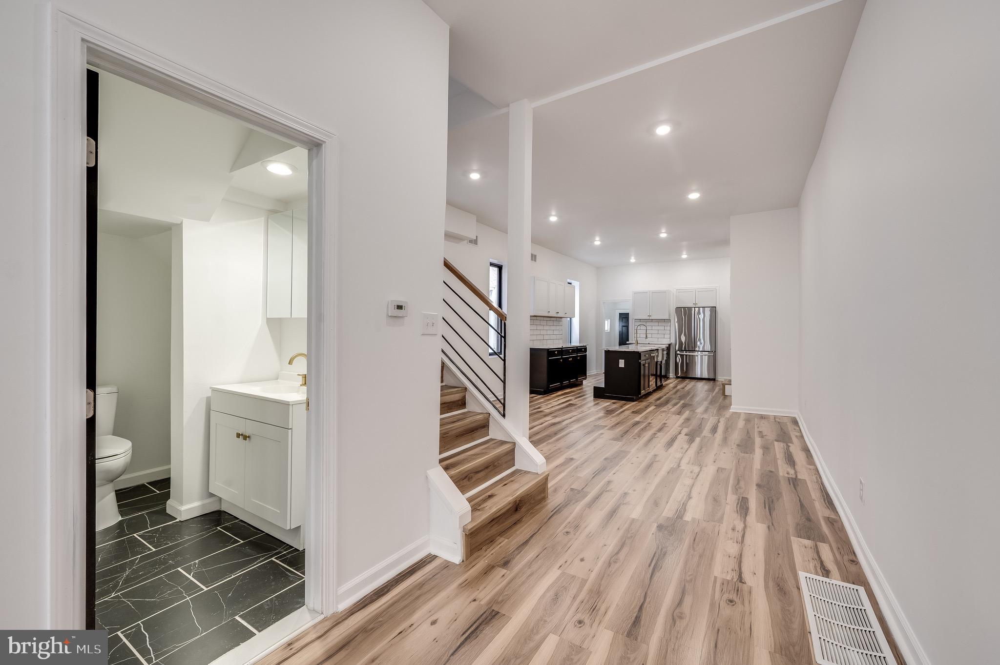 111 W SHARPNACK STREET