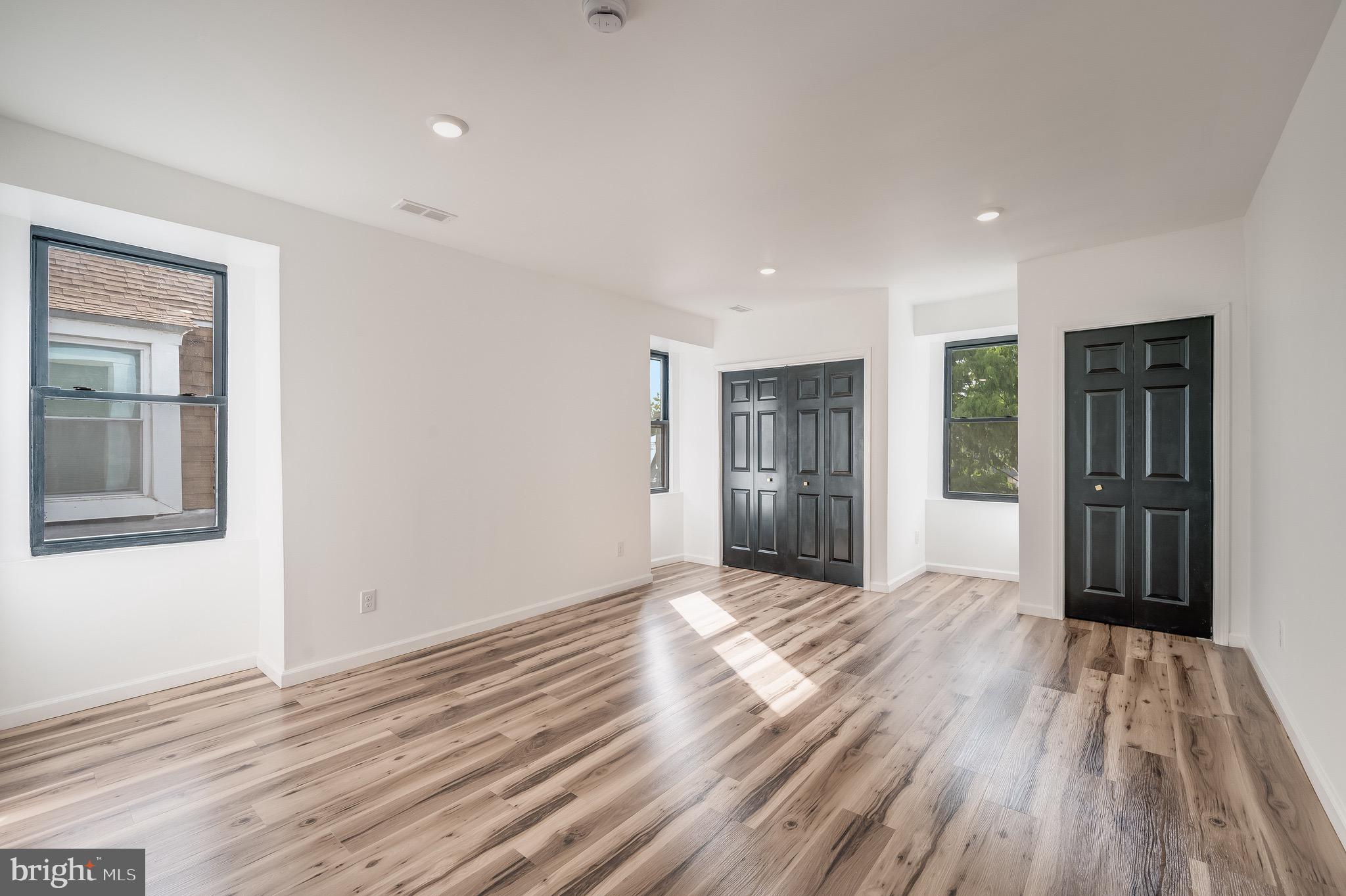 ROXBOROUGH - Residential