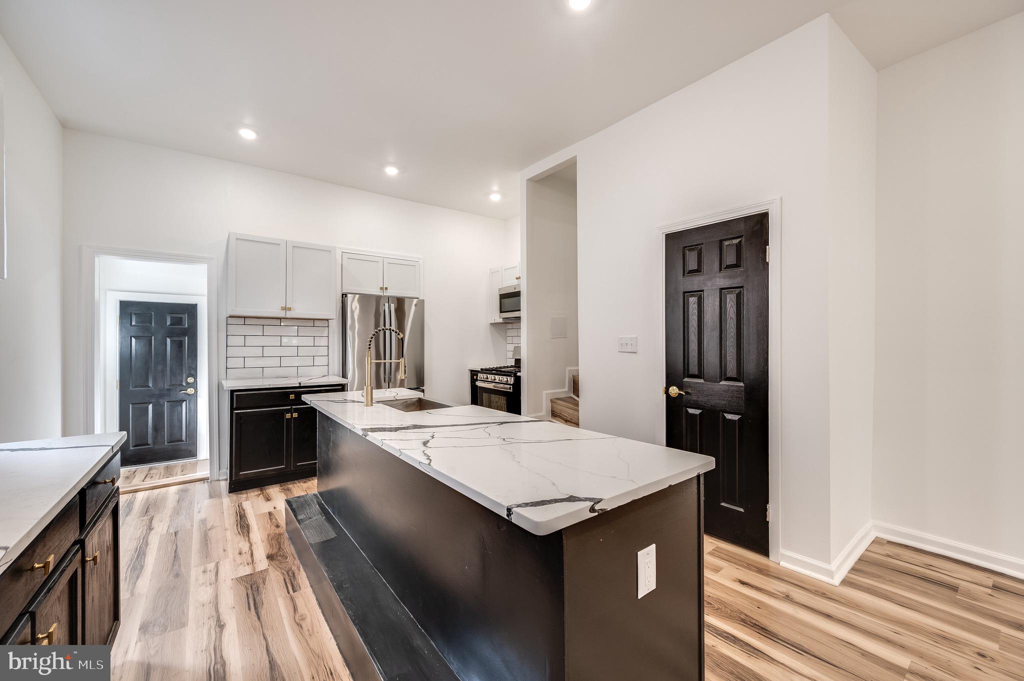 ROXBOROUGH - Residential