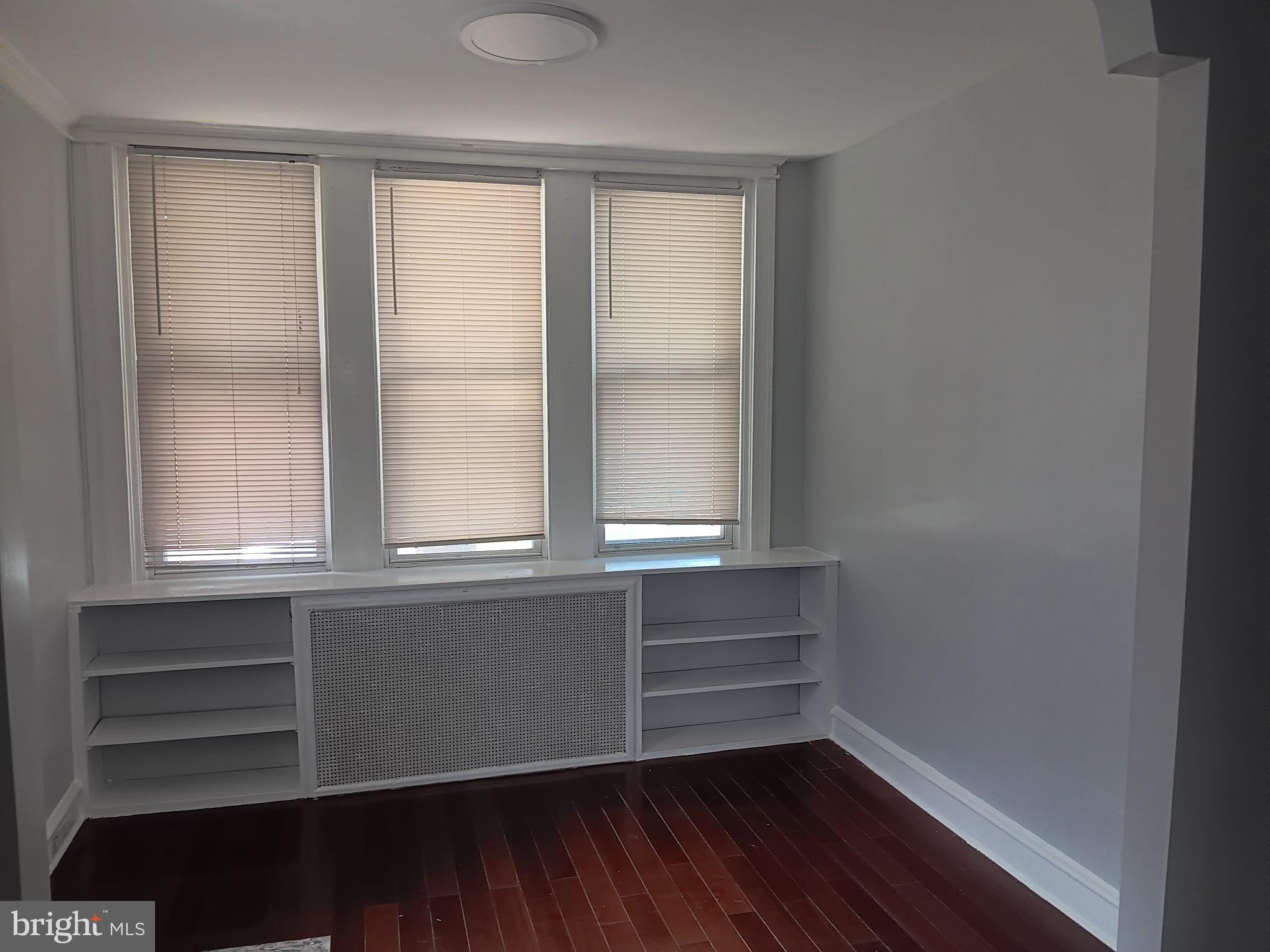 LAWNCREST - Residential