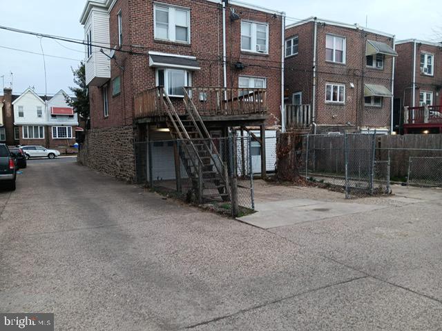 LAWNCREST - Residential