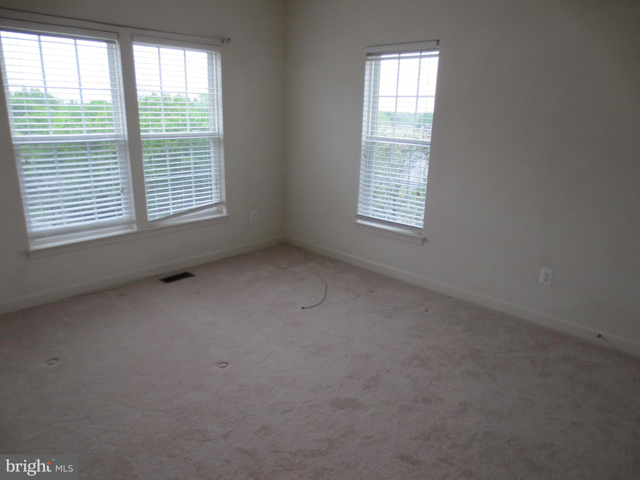 RESIDENCES AT SULLIVAN - Residential Lease