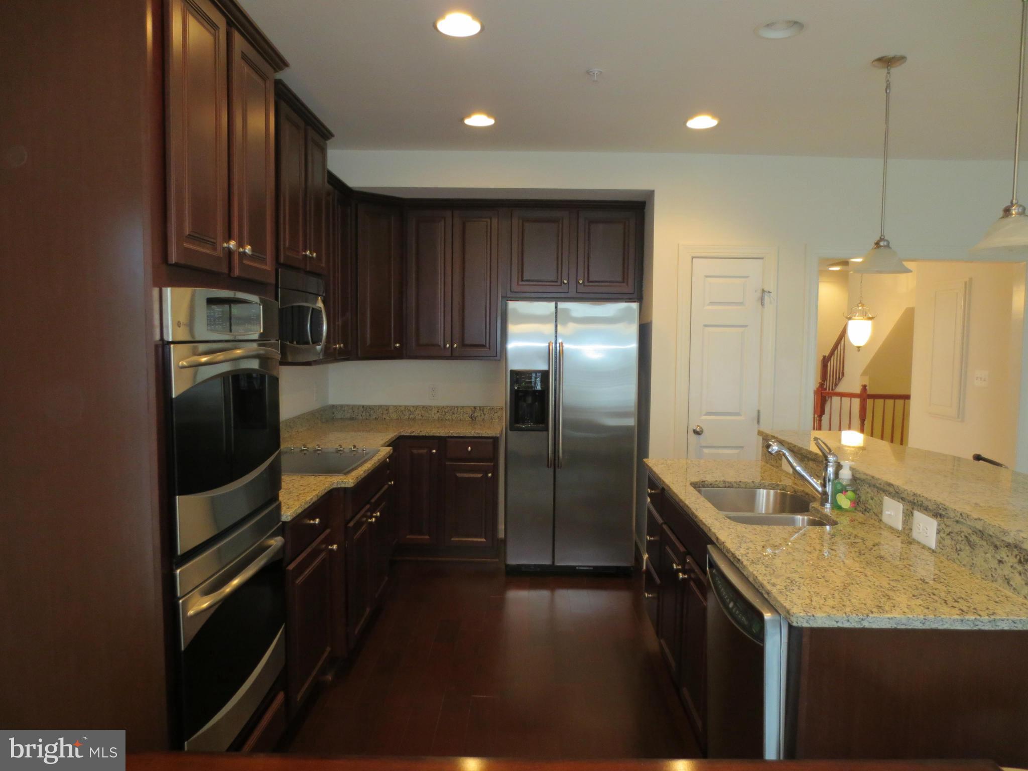 RESIDENCES AT SULLIVAN - Residential Lease