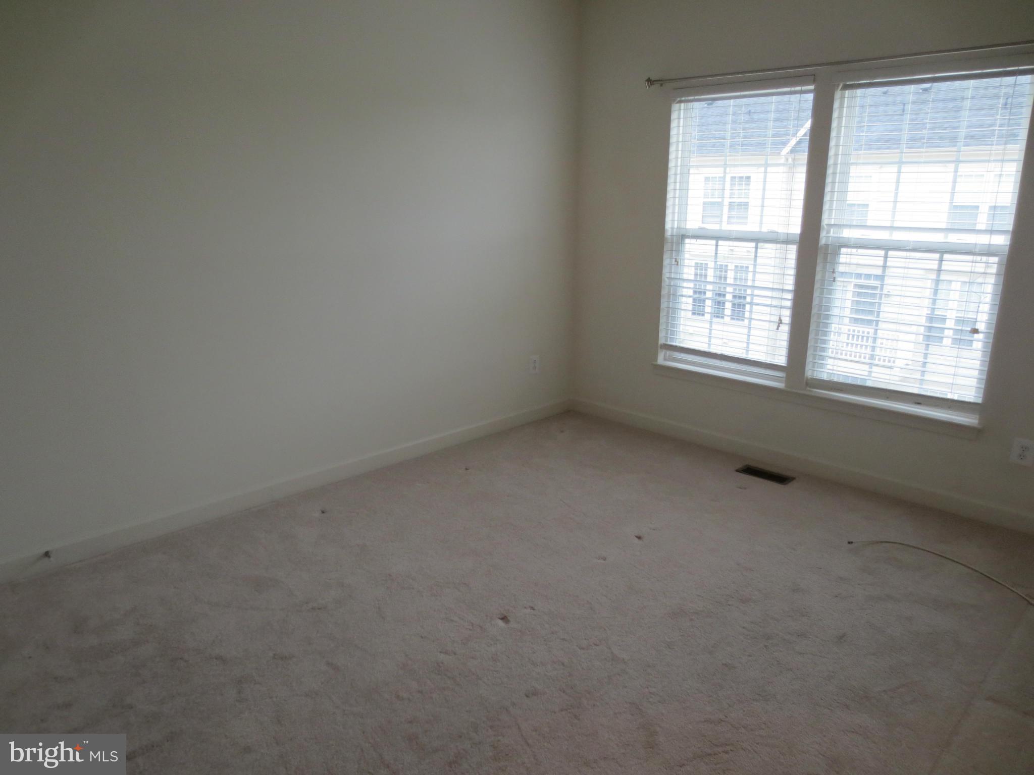 RESIDENCES AT SULLIVAN - Residential Lease