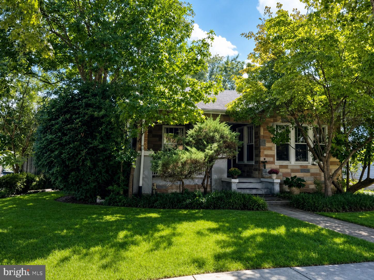 35 E WALNUT STREET