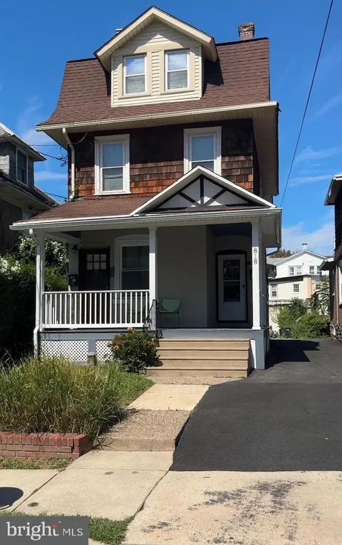 818 Clifford Avenue, Ardmore, PA 19003 - MLS#: PADE2103872