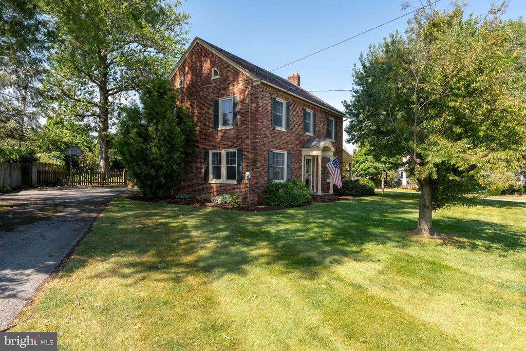 Photo of 5640 Main Street, EAST PETERSBURG, PA 17520 (MLS # PALA2075514)