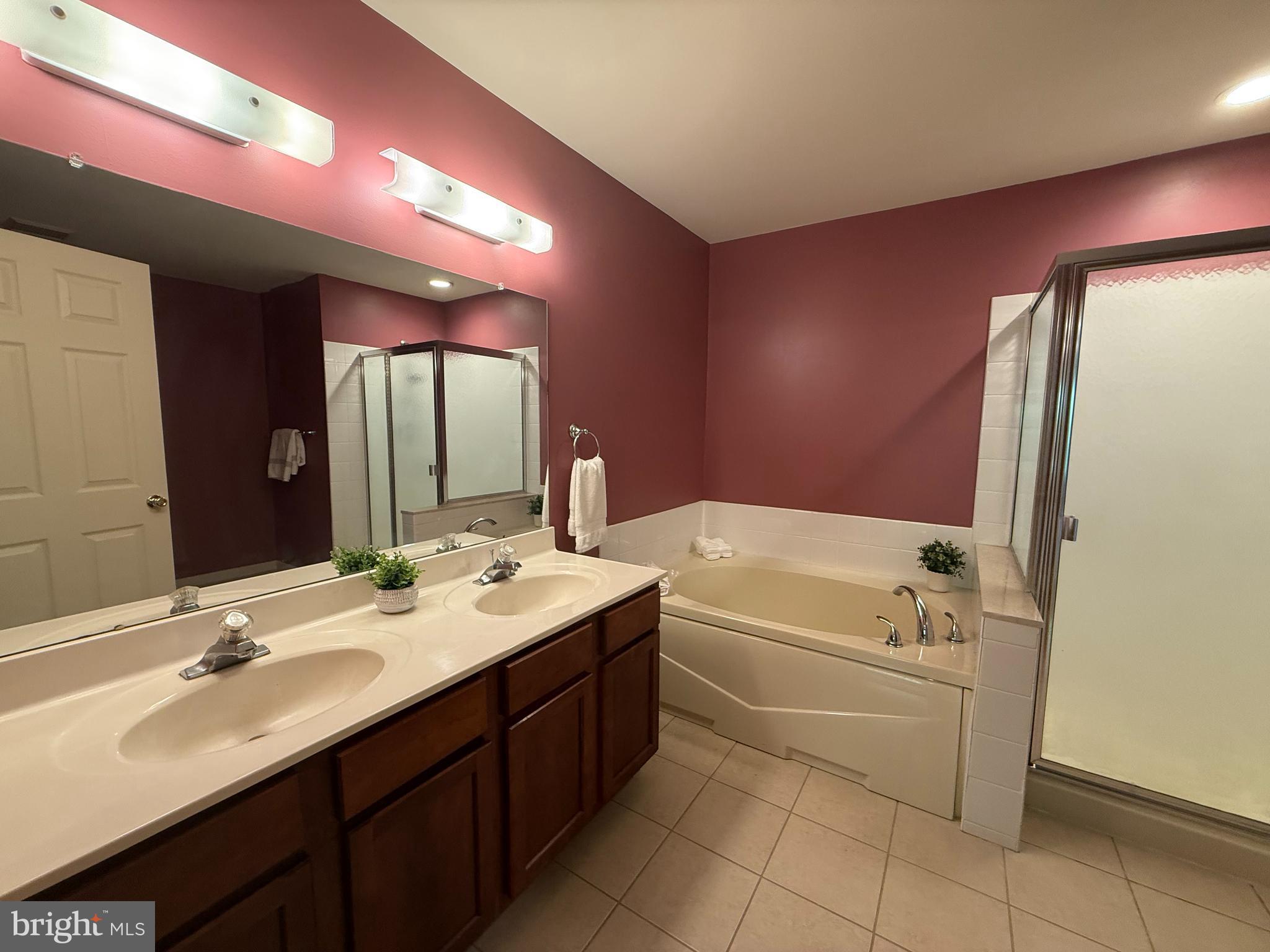 CHARLESTOWN OAKS - Residential Lease