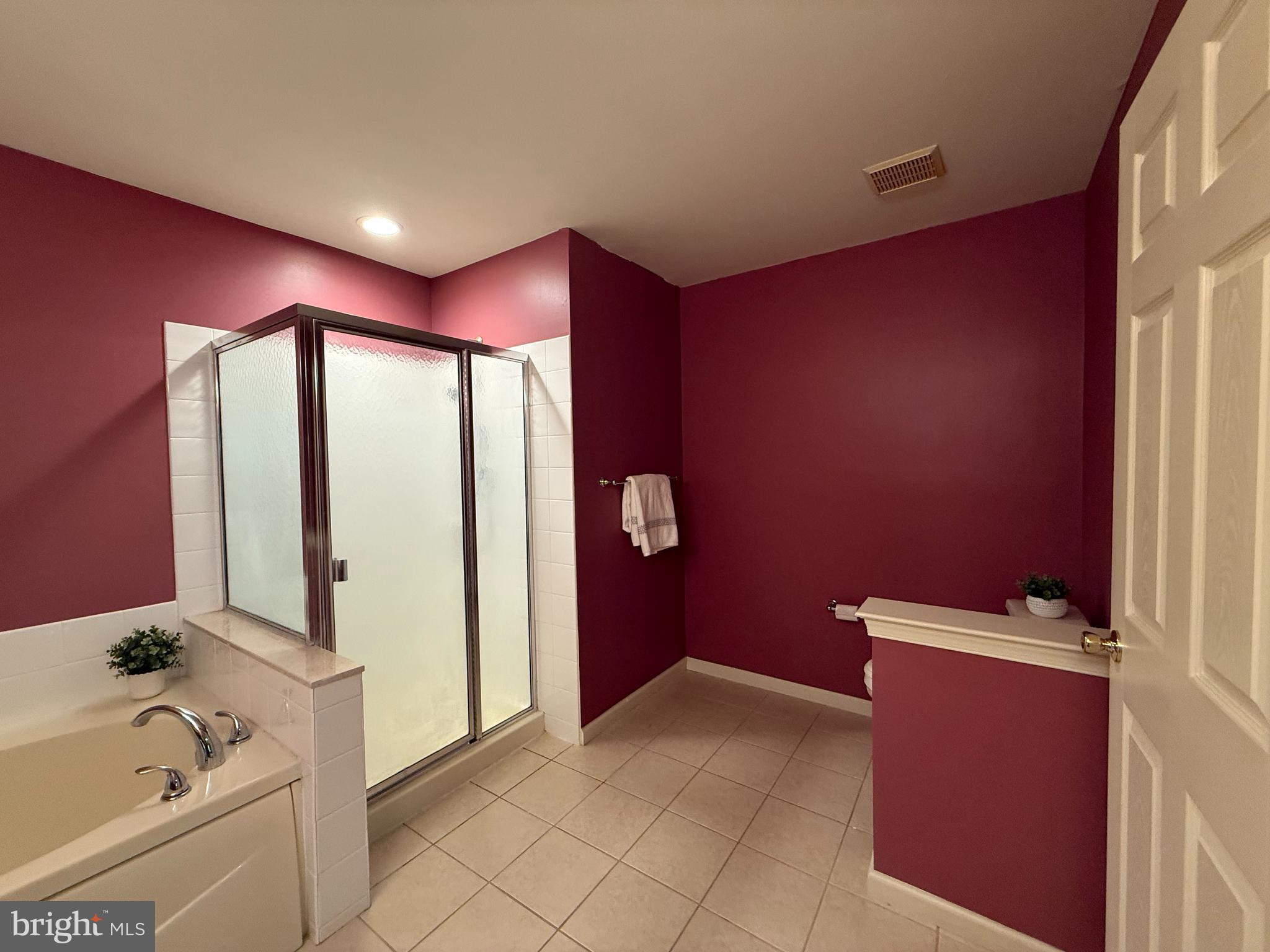 CHARLESTOWN OAKS - Residential Lease