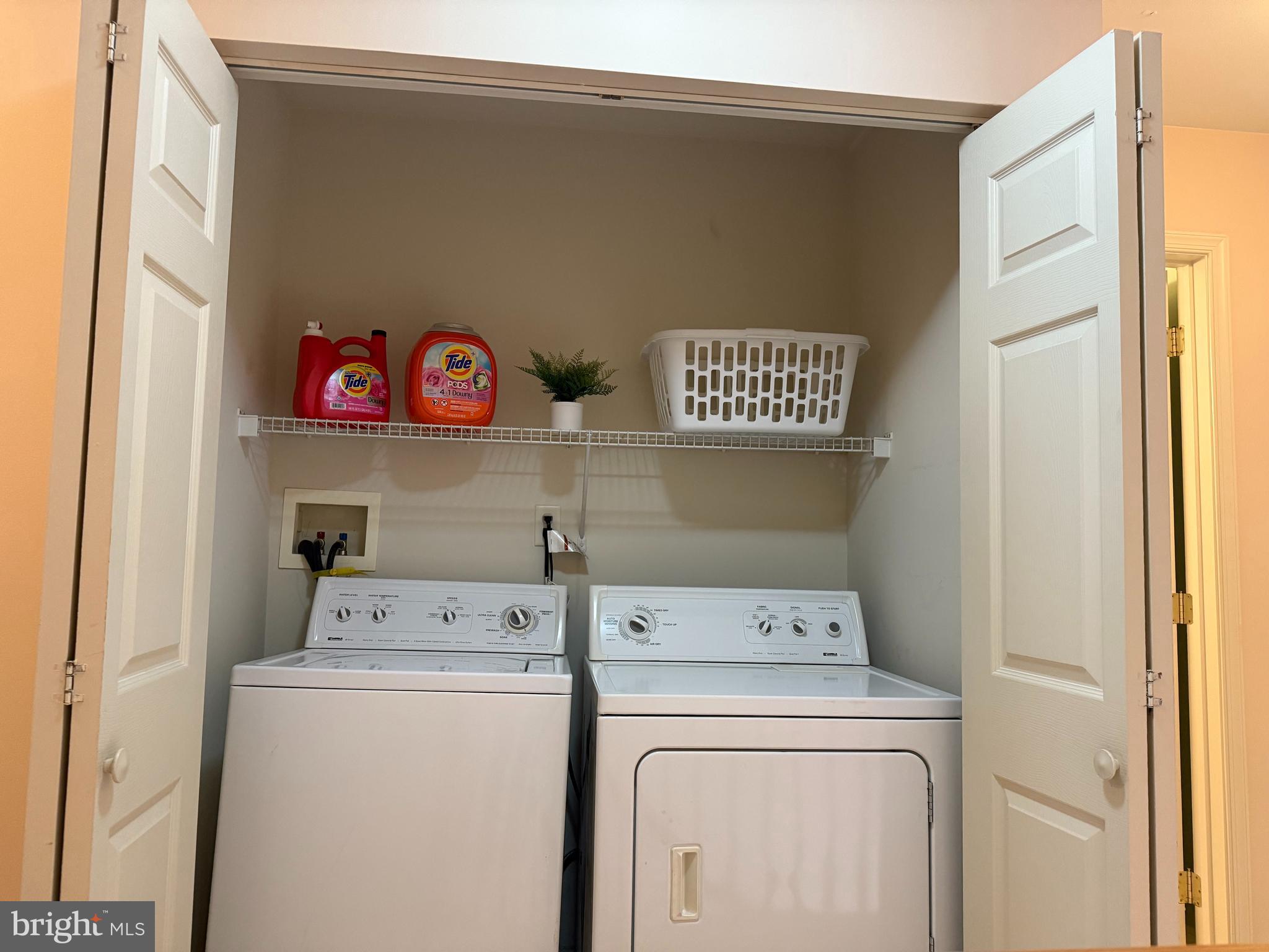 CHARLESTOWN OAKS - Residential Lease