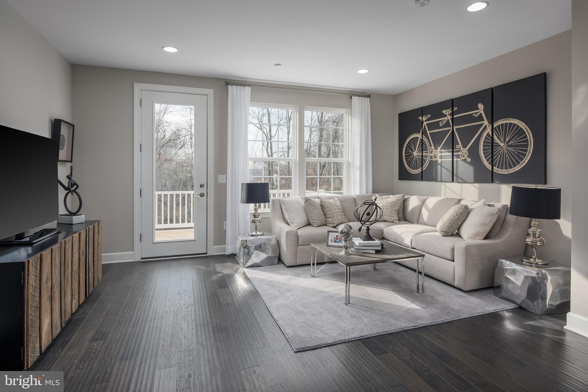 BRADLEY SQUARE - Residential