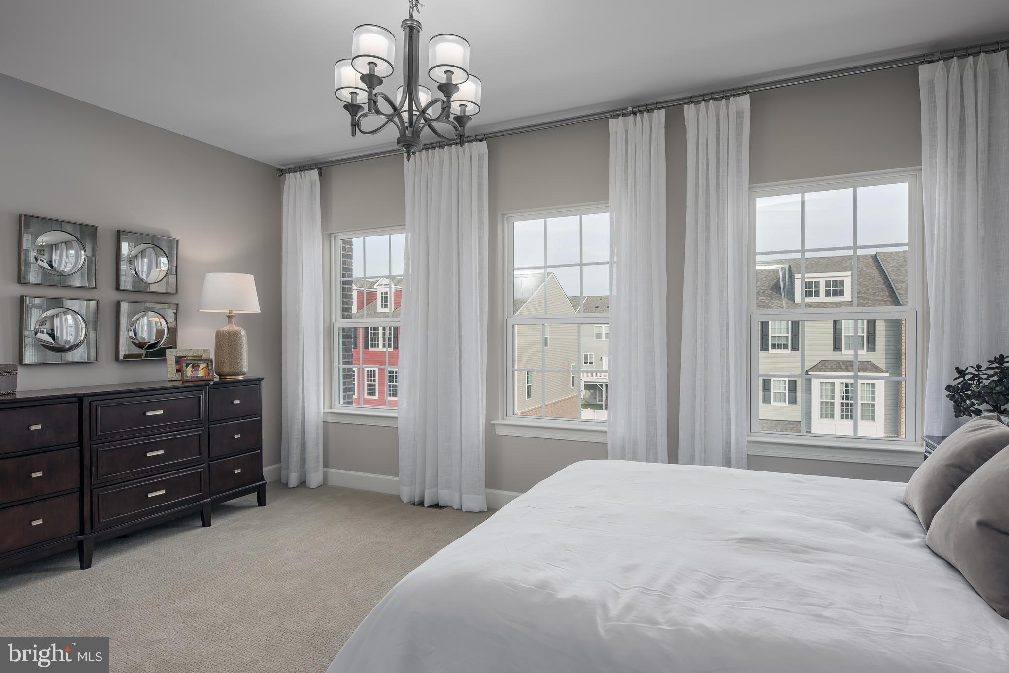 BRADLEY SQUARE - Residential