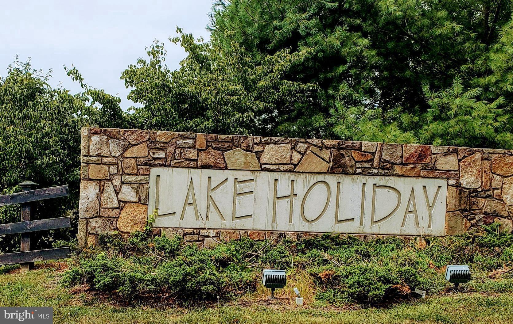 LAKE HOLIDAY ESTATES - Residential