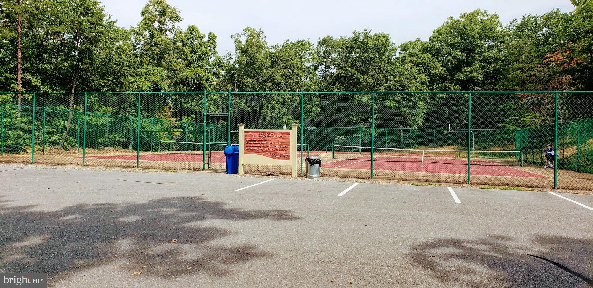 LAKE HOLIDAY ESTATES - Residential