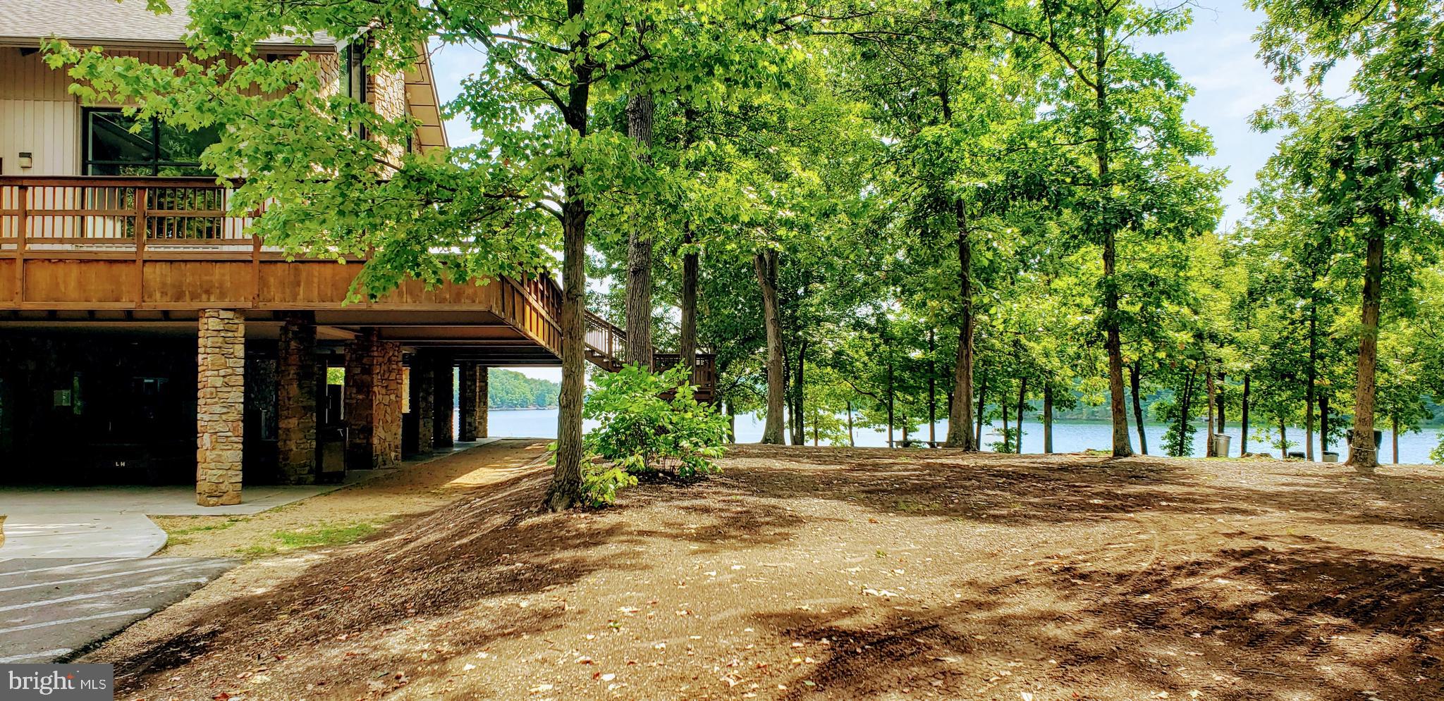 LAKE HOLIDAY ESTATES - Residential