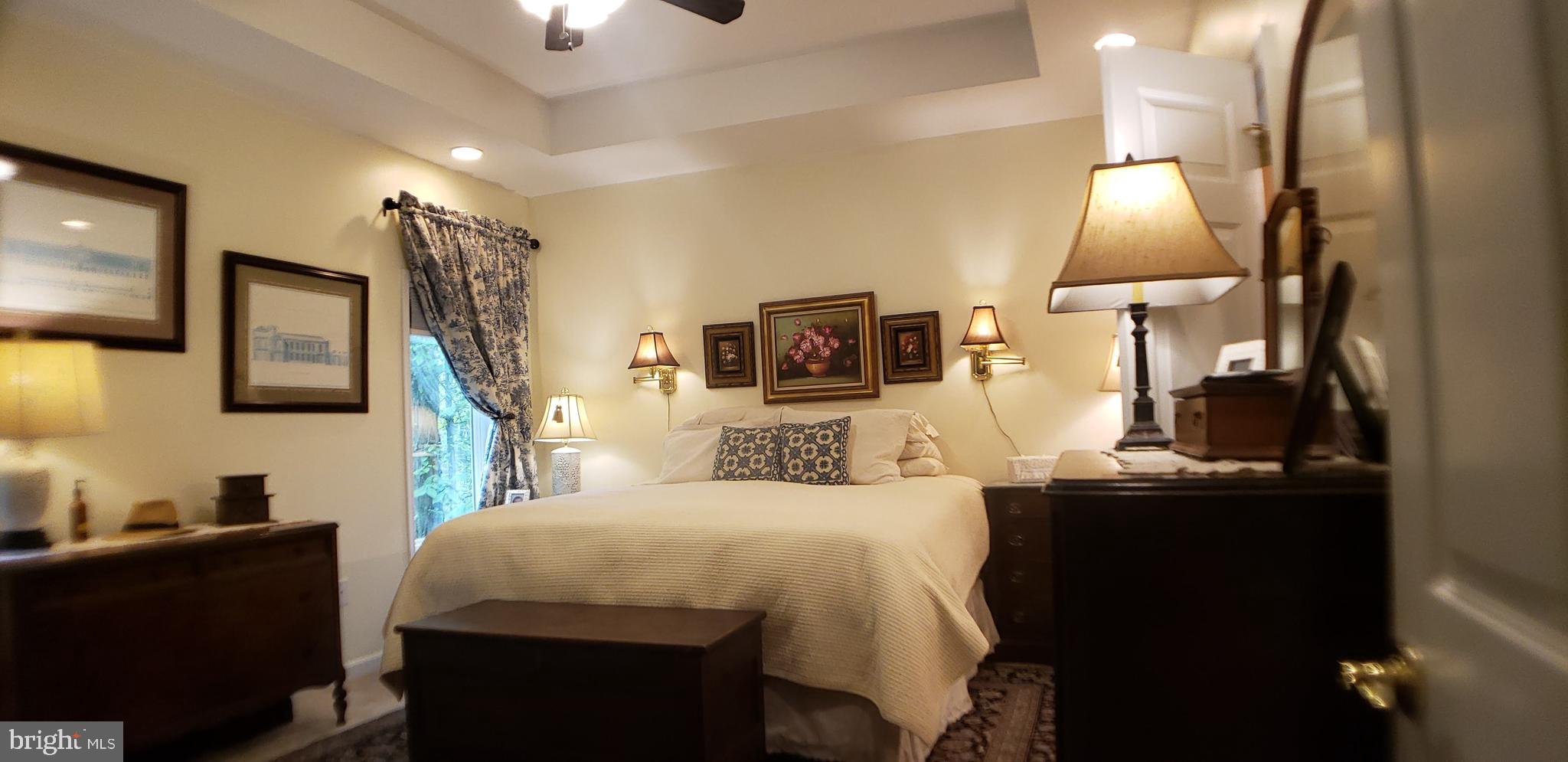 LAKE HOLIDAY ESTATES - Residential