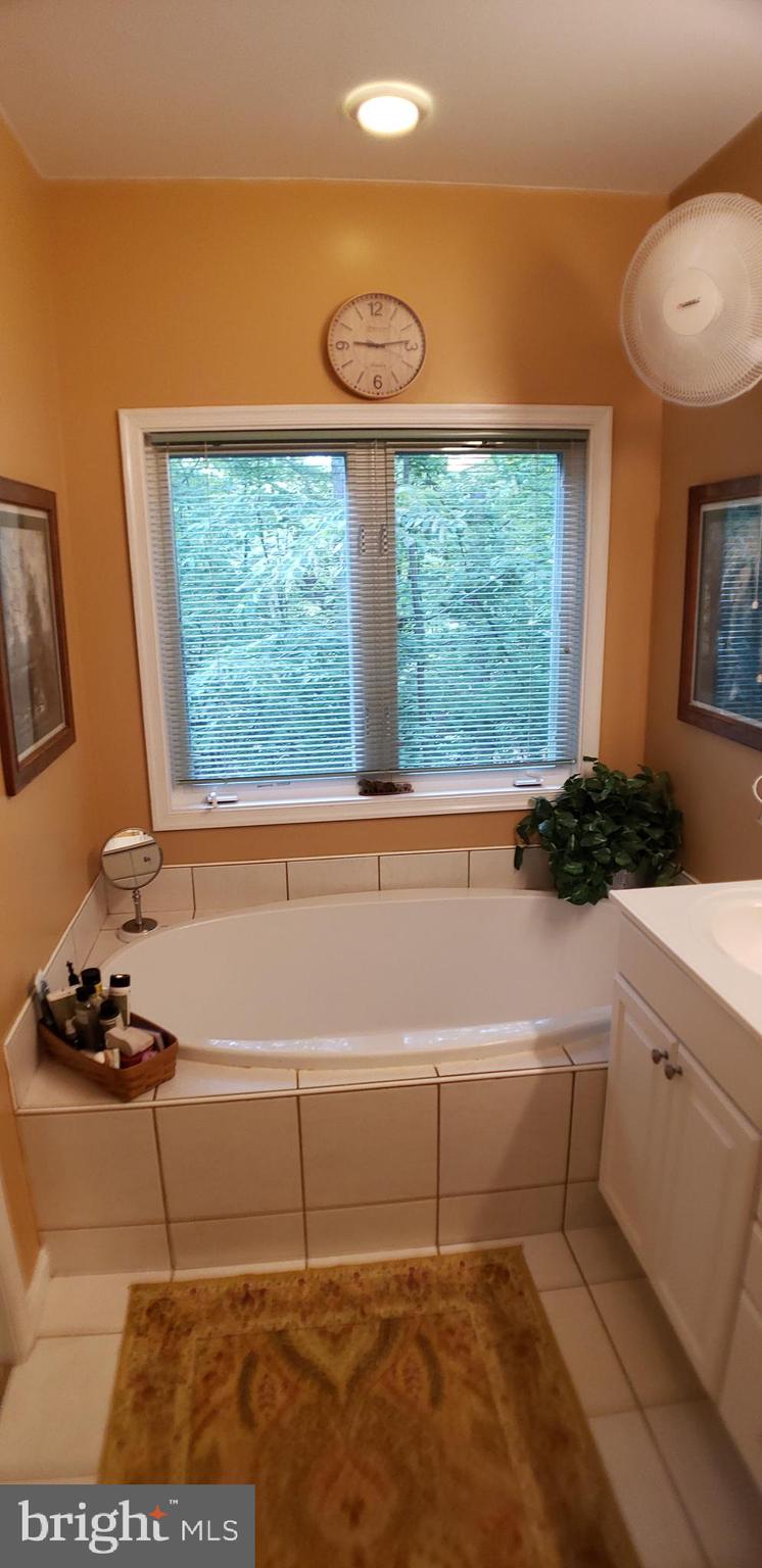 LAKE HOLIDAY ESTATES - Residential