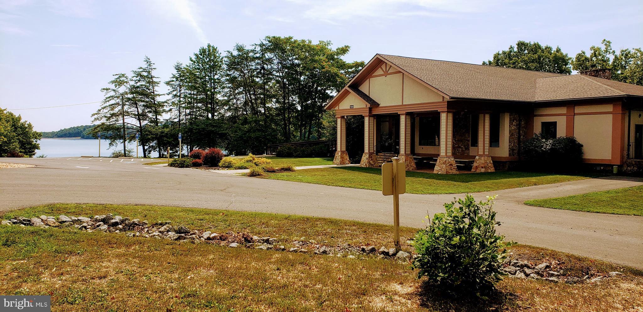 LAKE HOLIDAY ESTATES - Residential