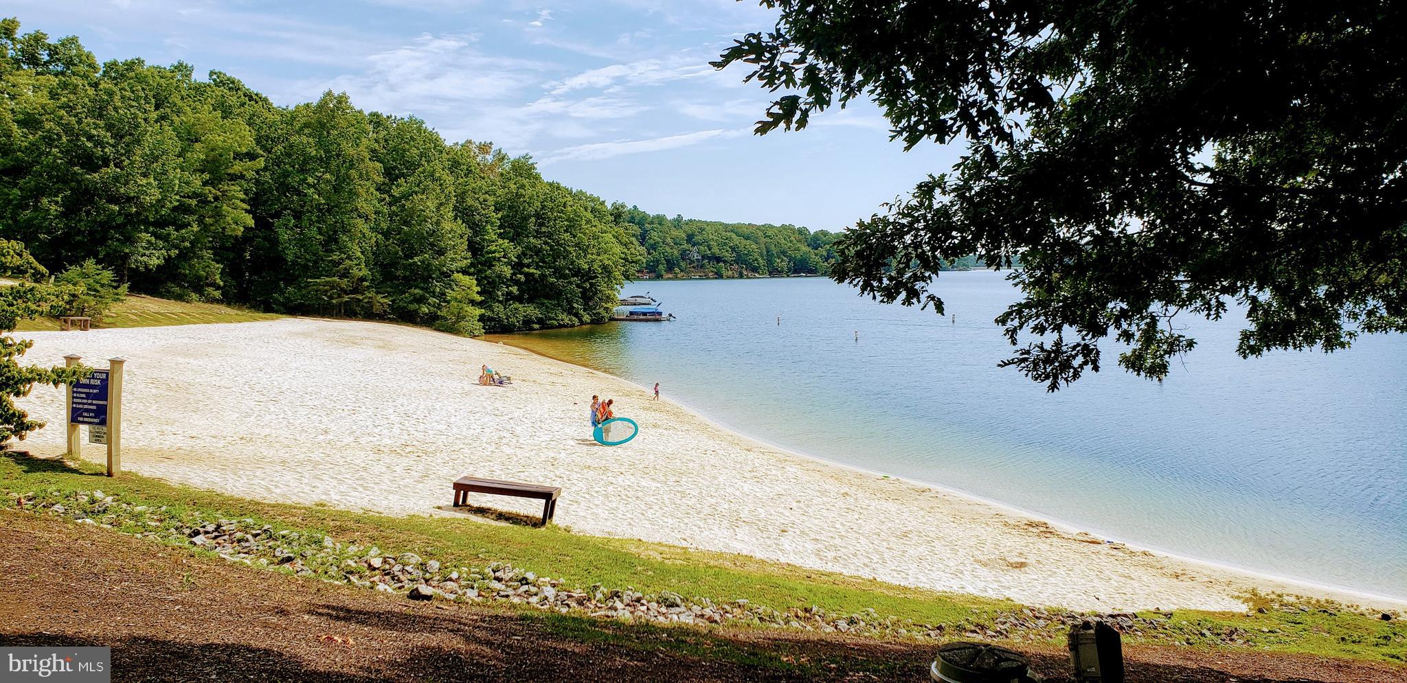 LAKE HOLIDAY ESTATES - Residential