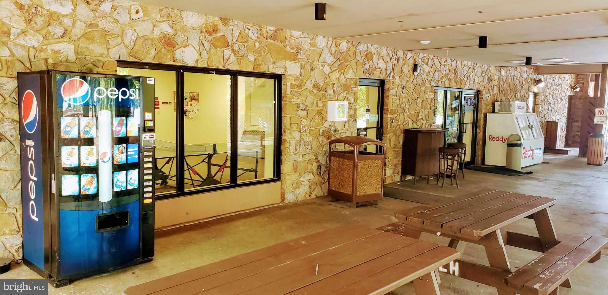 LAKE HOLIDAY ESTATES - Residential