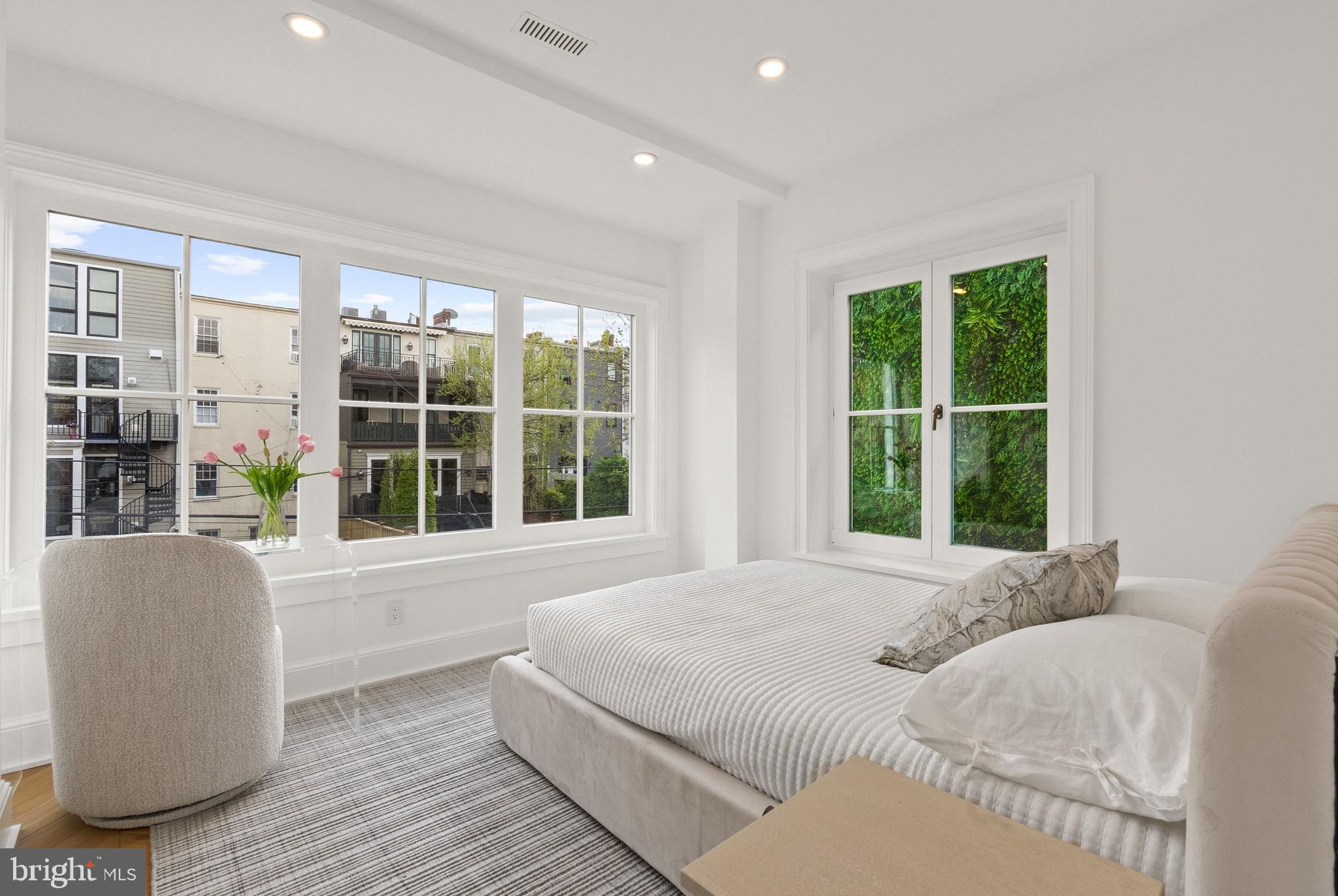 LOGAN CIRCLE - Residential