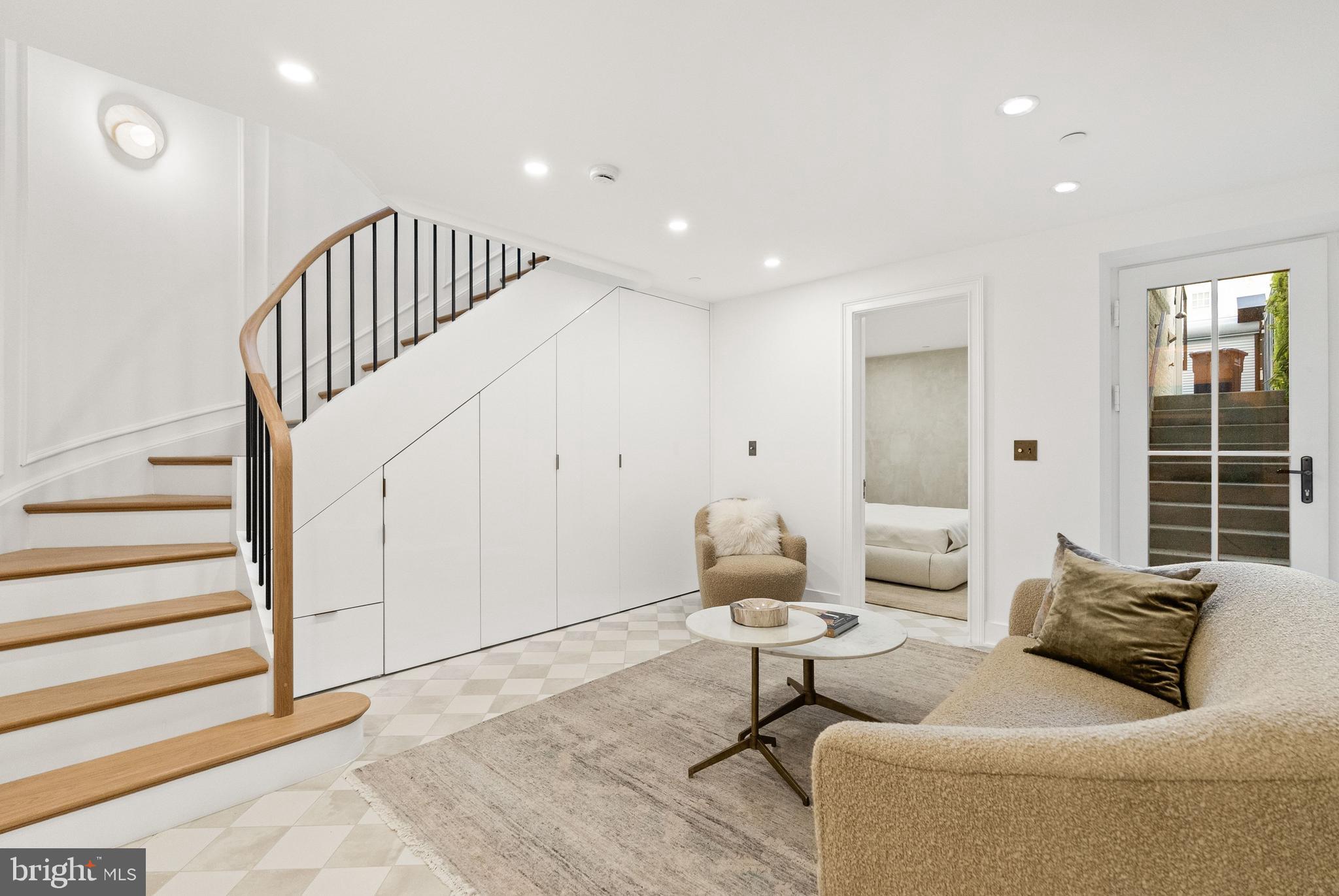 LOGAN CIRCLE - Residential