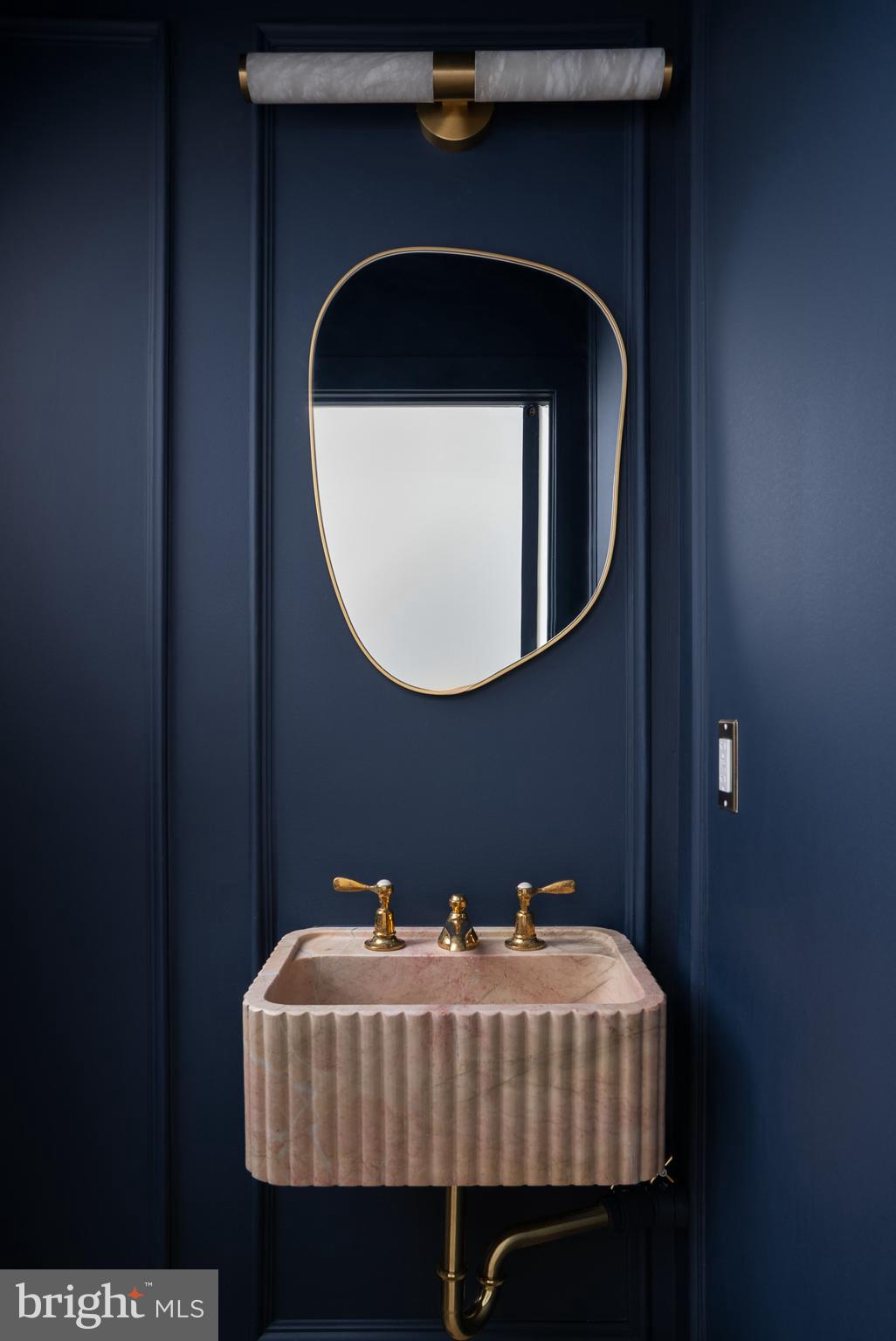 LOGAN CIRCLE - Residential