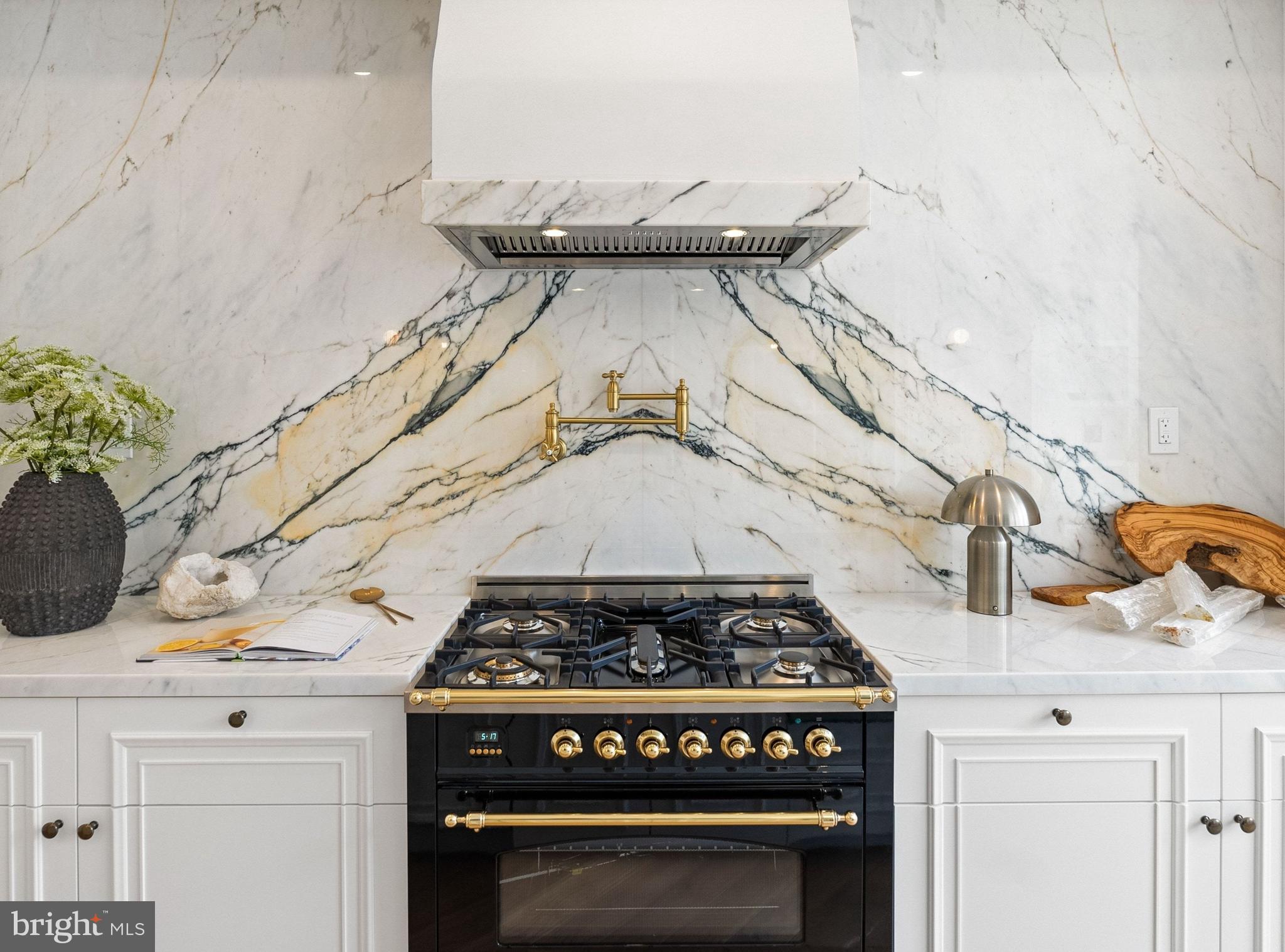 LOGAN CIRCLE - Residential