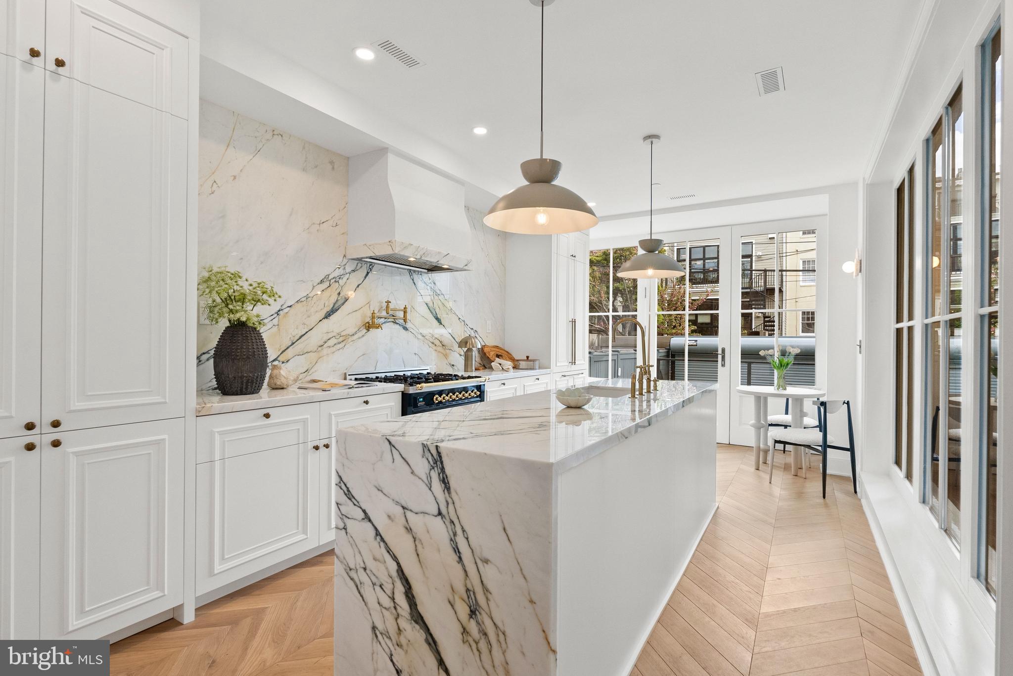 LOGAN CIRCLE - Residential